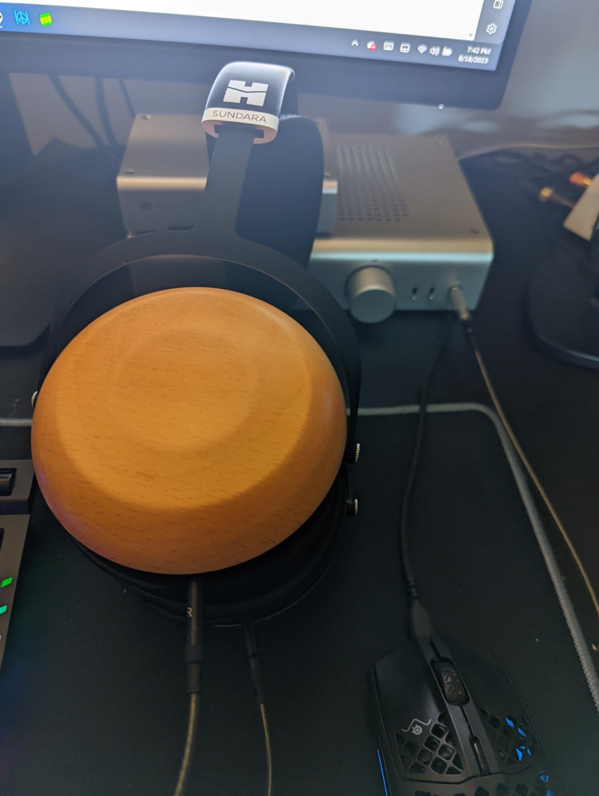 HiFiMAN SUNDARA Closed-Back Over-Ear Planar Magnetic Wired Hi-Fi Headphones with Stealth Magnet Design, Wood Ear Cups customer photo 1