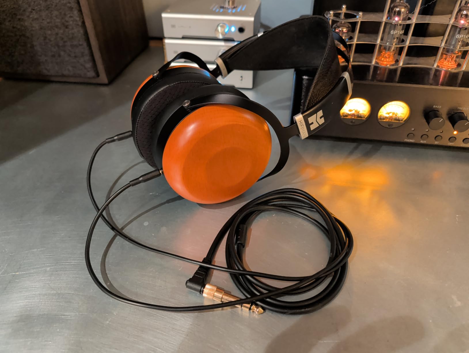 HiFiMAN SUNDARA Closed-Back Over-Ear Planar Magnetic Wired Hi-Fi Headphones with Stealth Magnet Design, Wood Ear Cups customer photo 2