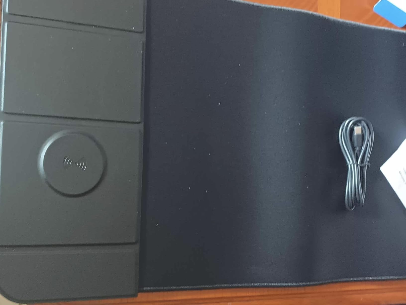 Wireless Charging Mouse Pad with Phone Holder Gaming Mousepad Desk Mat 15W Qi Fast Charging Pad Ultra-Smooth Surface Non-Slip Extended Premium Black Computer Keyboard Mat customer photo 2