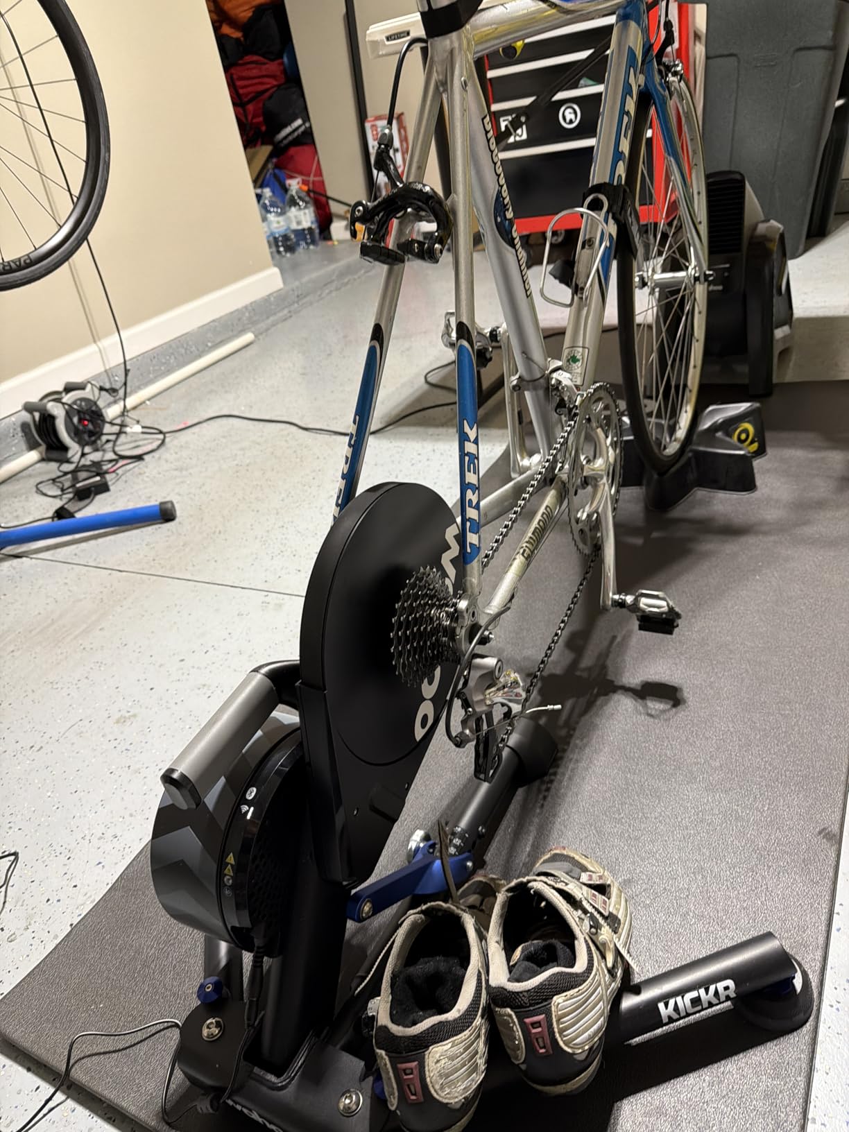 Wahoo KICKR V6 Smart Indoor Trainer customer photo 1