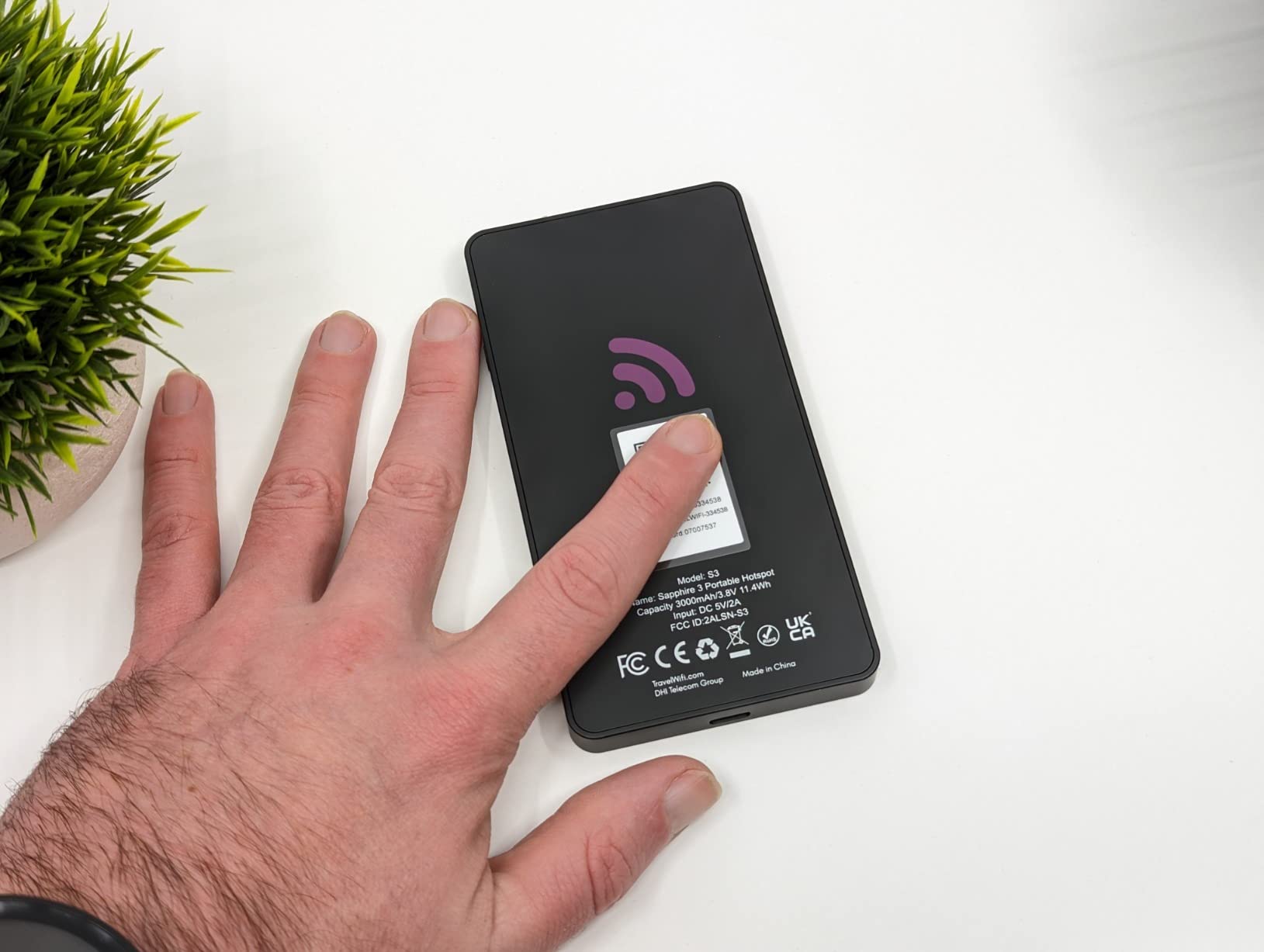 Sapphire 3 Mobile Hotspot, Portable WiFi Hotspot for Travel in 130+ Countries, Supports 300 Mobile Networks, Preloaded 4GB Free Global Data, 18-Hour Battery Life customer photo 2