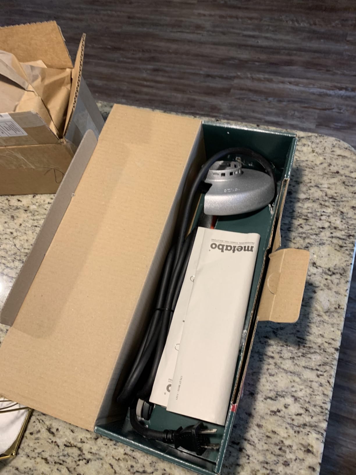 Metabo 4-1/2-5-Inch Angle Grinder, 11 Amp, 11,000 RPM, Non-Locking Paddle Switch, Made in Germany, WP 11-125 Quick customer photo 1