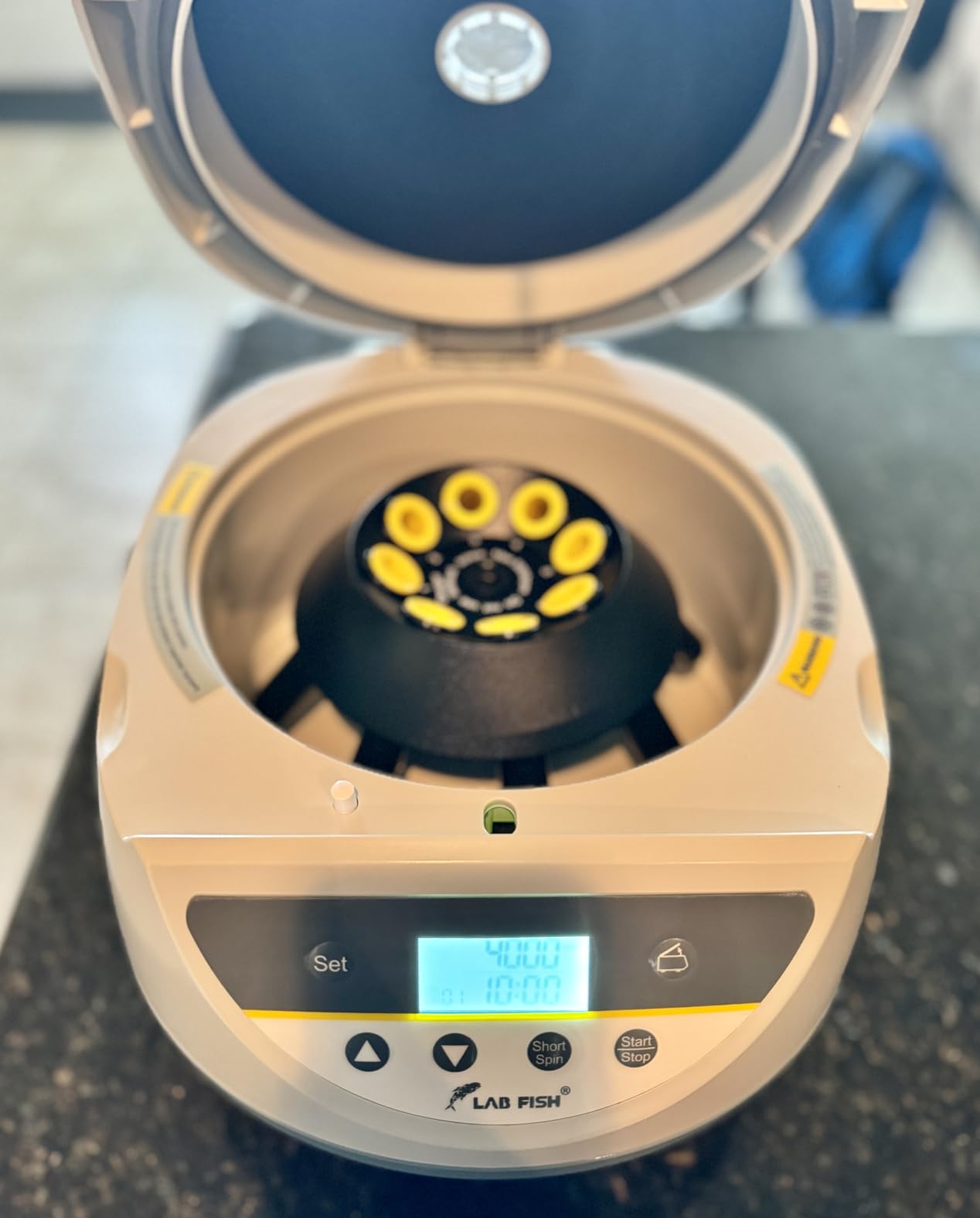 LAB FISH Lab Benchtop Centrifuge Machine 8 x 2ml/5ml/10ml/15ml Capacity Test Tubes,Low Speed 500-5000r/min,Max 3074xg RCF customer photo 1