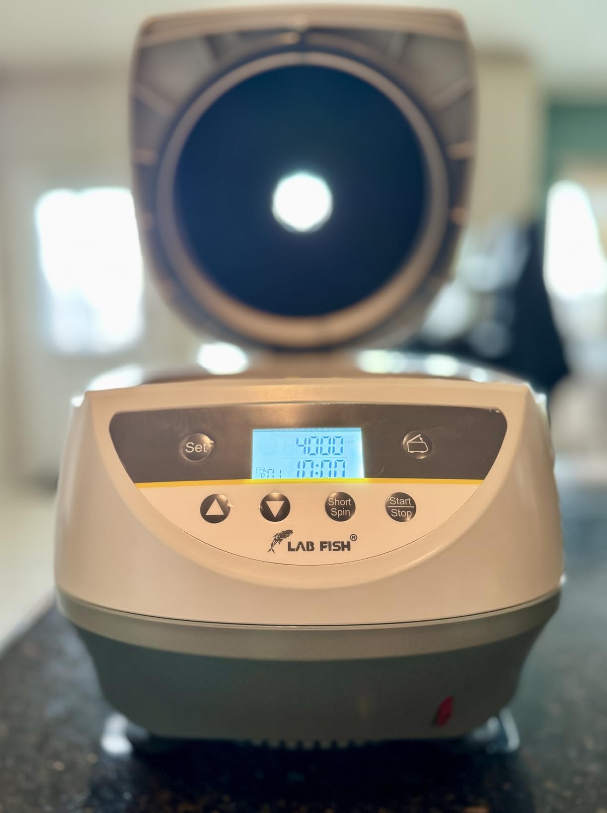 LAB FISH Lab Benchtop Centrifuge Machine 8 x 2ml/5ml/10ml/15ml Capacity Test Tubes,Low Speed 500-5000r/min,Max 3074xg RCF customer photo 2