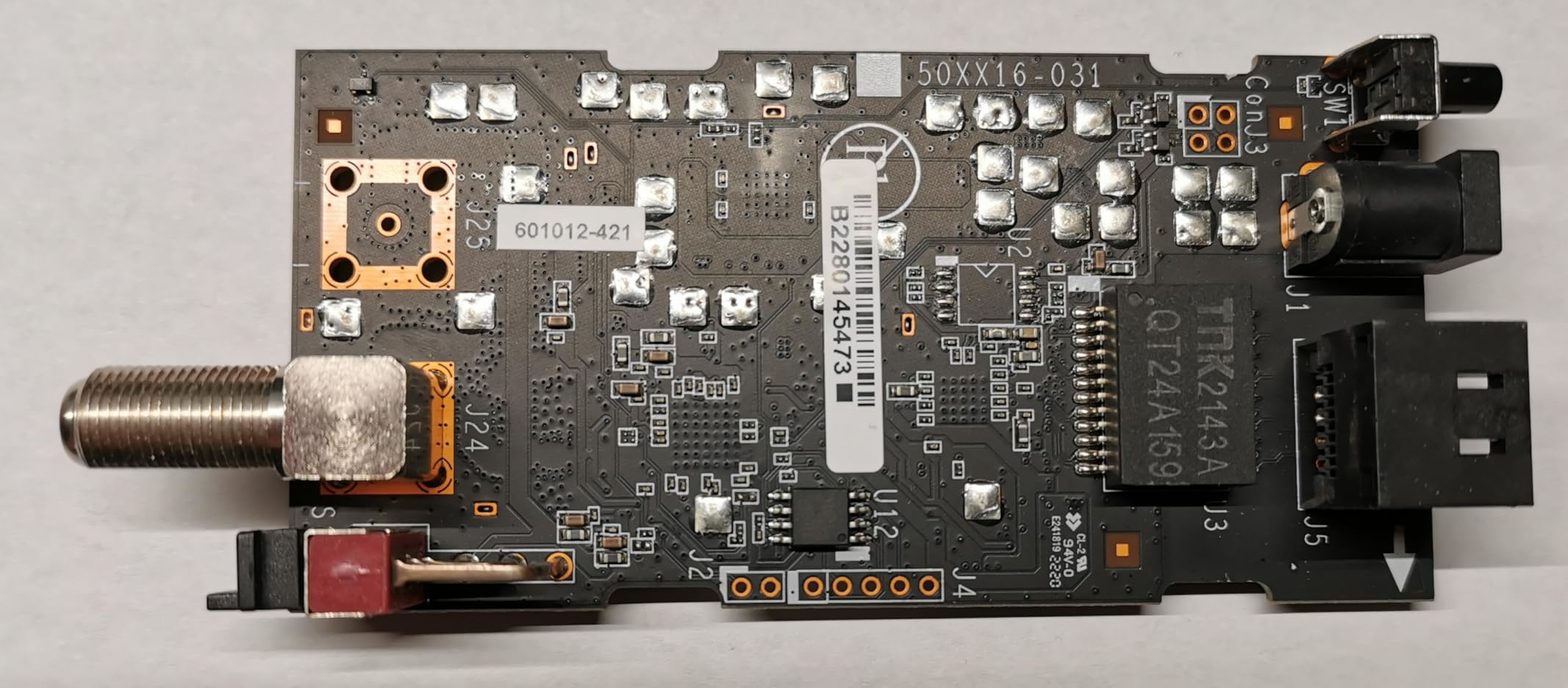 ASUS 2.5Gbps Ethernet Over Coax Adapter Starter Kit (MA-25 2 Pack), MoCA 2.5, High Speed Internet, Mesh backhaul, TV Streaming, MPS Security, Wall-mountable customer photo 2