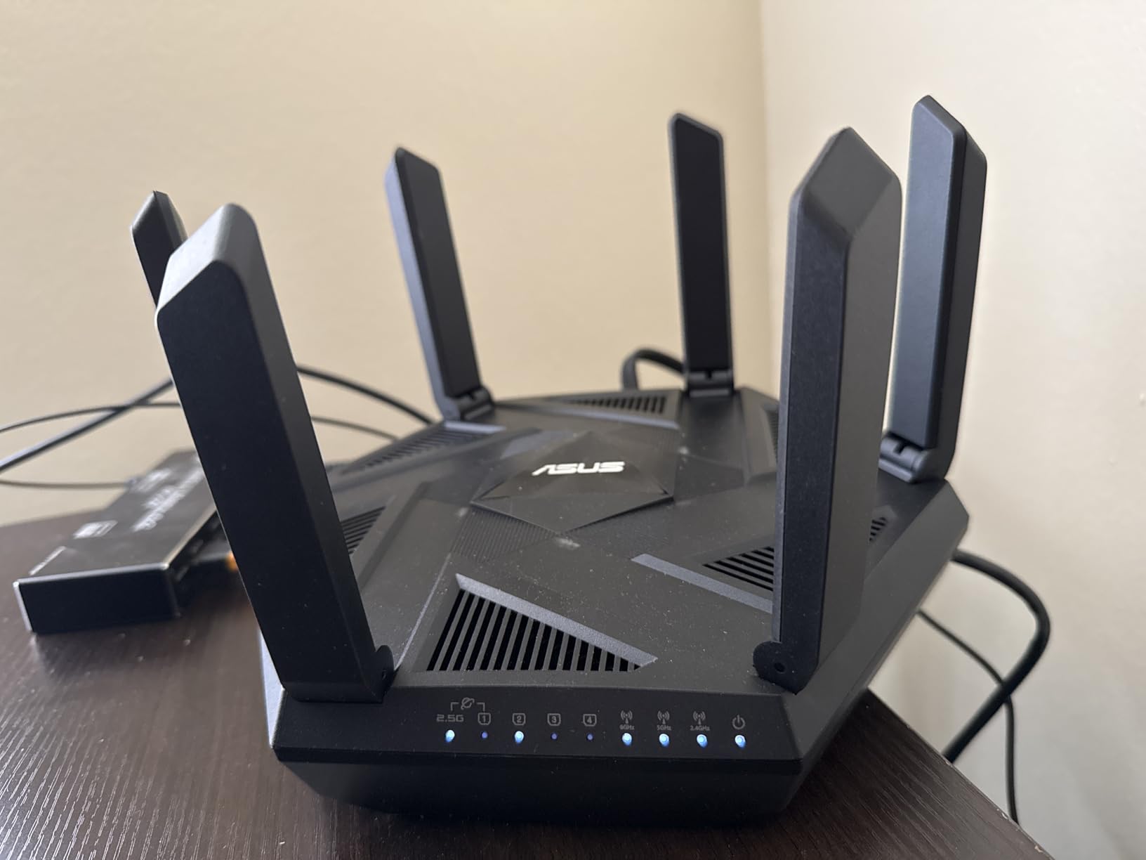 ASUS RT-AXE7800 Tri-Band WiFi 6E Router, 6GHz Band, ASUS Safe Browsing, Upgraded Network Security, Instant Guard, Built-in VPN Features, Parental Controls, 2.5G Port, AiMesh Support customer photo 2