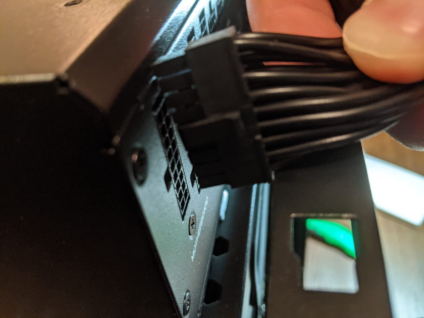 Corsair RM1200x Shift Fully Modular ATX Power Supply - Side Interface - ATX 3.1 & PCIe 5.1 Compliant - Zero RPM Fan Mode customer photo 2