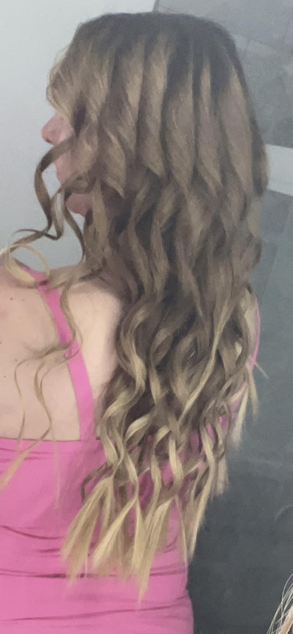 L'ANGE Hair Le Curl 32 MM Titanium Curling Wand | Professional 1.25 Inch Curling Iron for All Hair Types | Clip Free Hair Curler | Best Curling Wand for Tighter Curls & Beach Waves customer photo 1