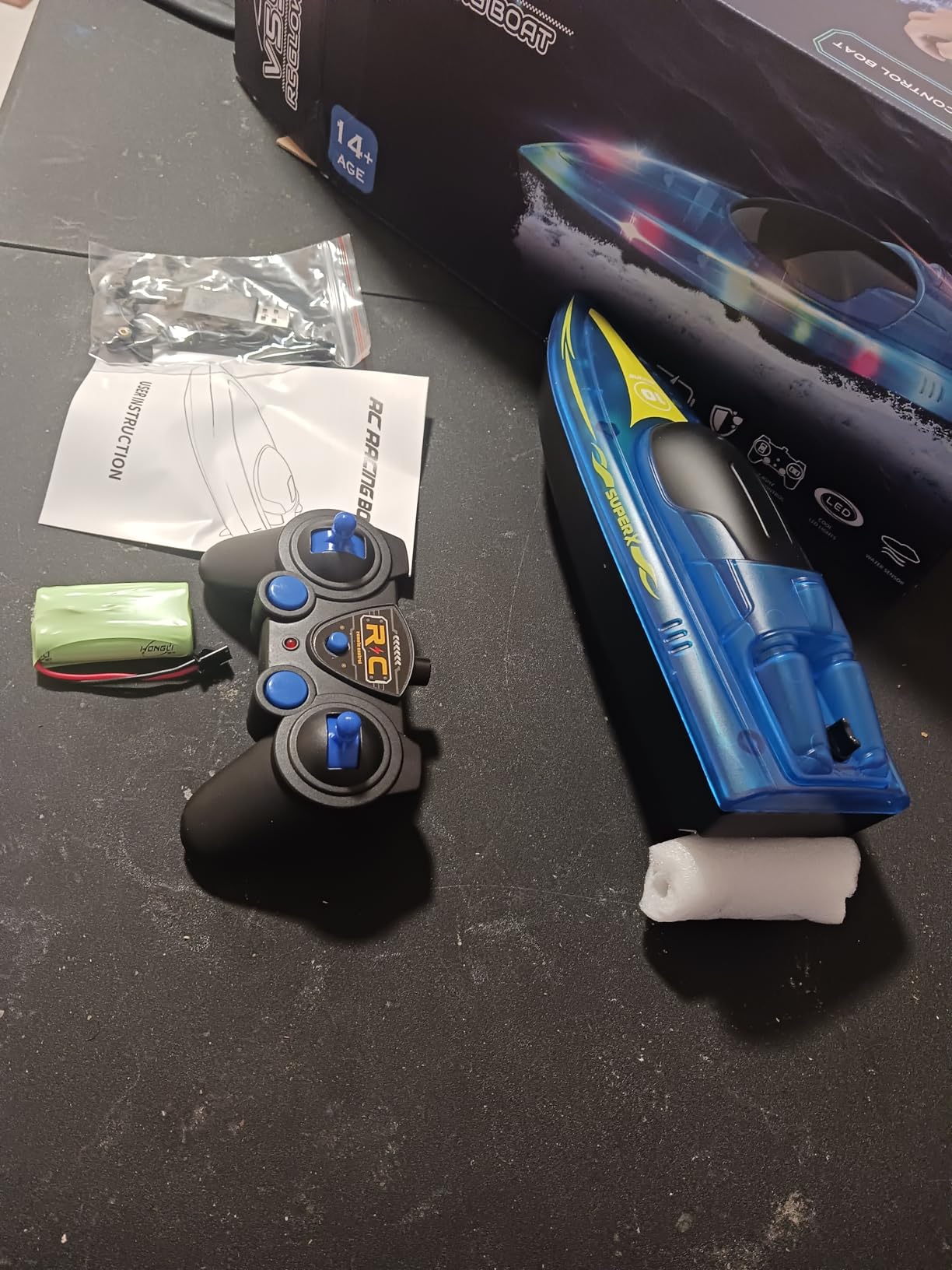 RC Boat with LED - Remote Control Boat for Pools and Lakes 2.4 GHZ RC Boats with 2 Rechargeable Battery customer photo 2