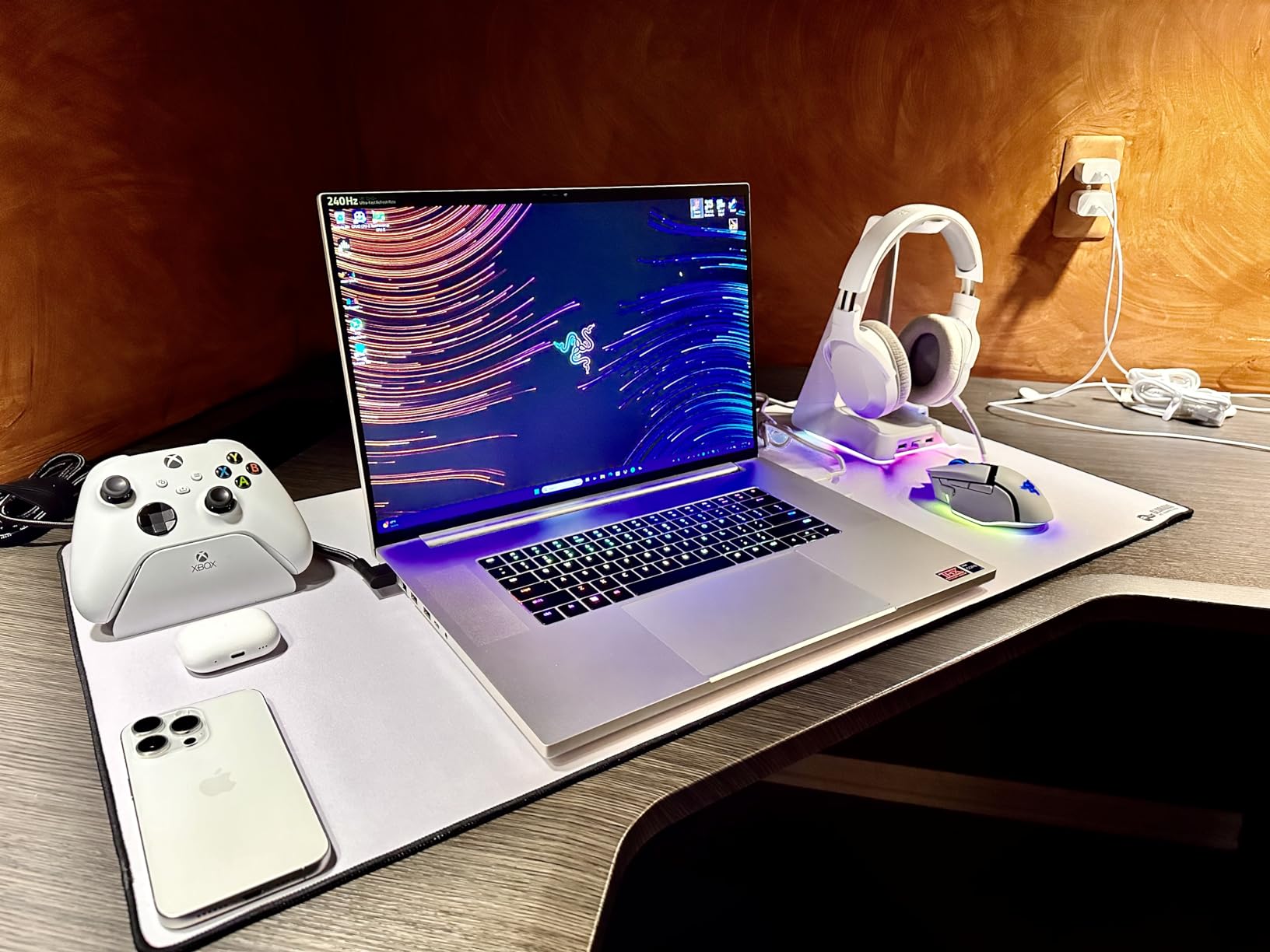 Razer Blade 18 Gaming Laptop: NVIDIA GeForce RTX 4090, 13th Gen Intel 24-Core i9 HX CPU, 18