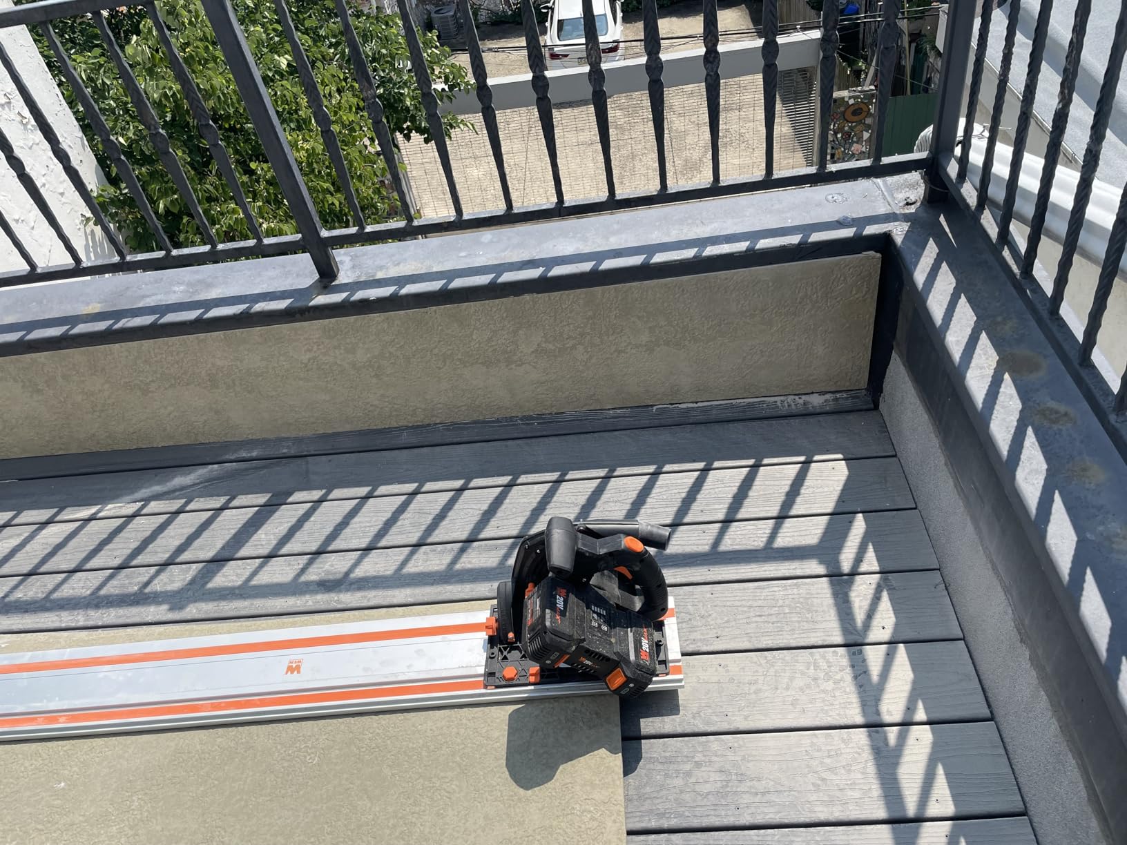 WEN Cordless 6.5-Inch Track Saw, Brushless with Variable Speed, Two 20V Max 4.0 Ah Batteries, and Charger customer photo 1