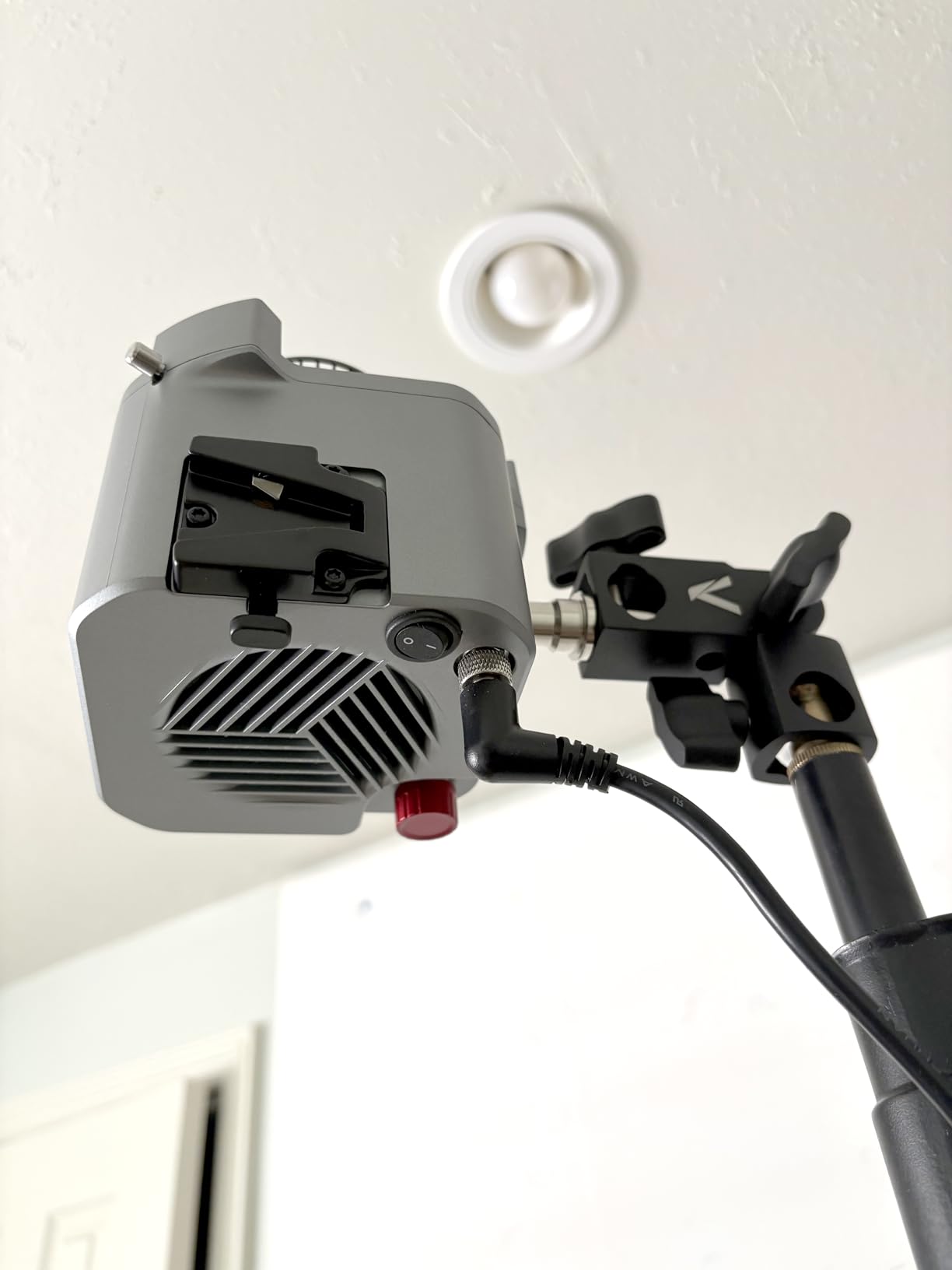 amaran COB 60xS Video Lighting amaran 60x Upgrade bi-Color Bowens Mount Point-Source LED Studio Light, SSI (D56) of 87, 33,300 lux @ 1m, App Control, 9 Lighting FX (amaran 60x S) customer photo 1