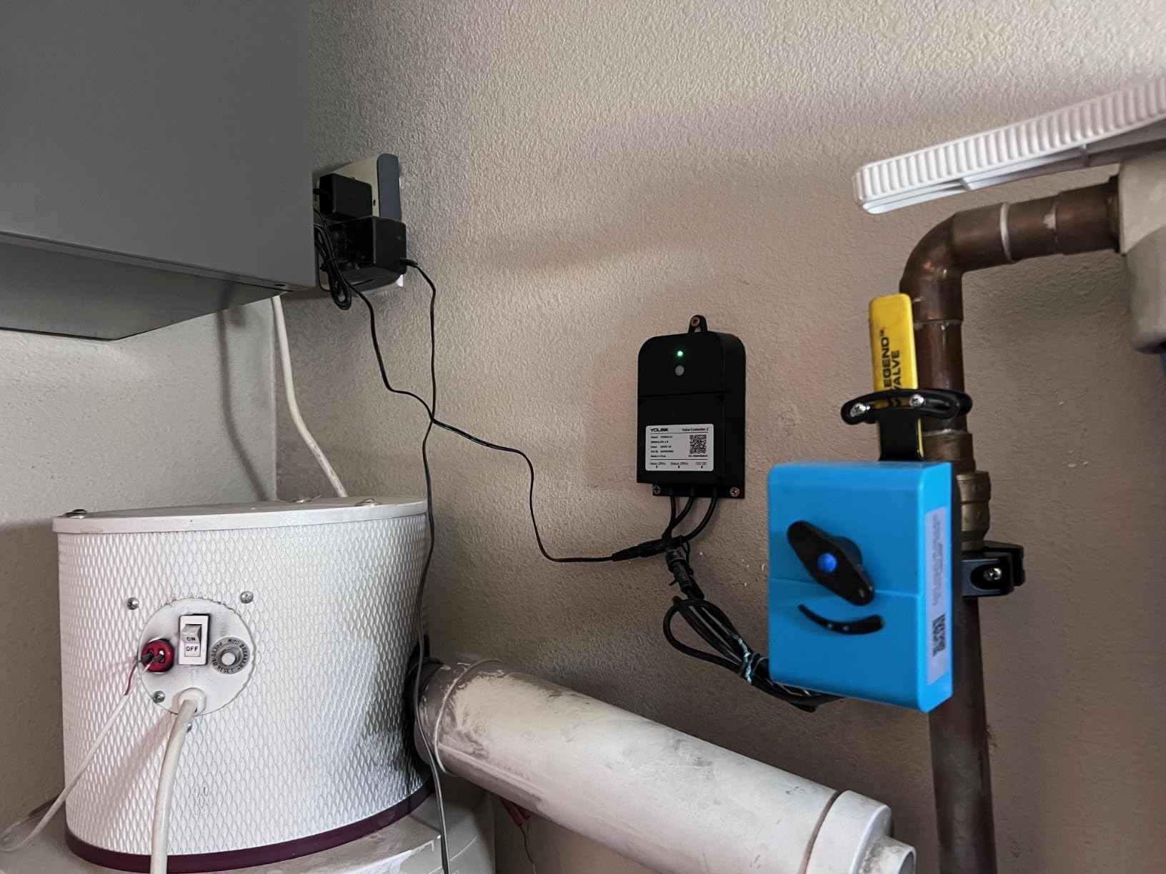 YoLink Smart Water Leak Protection System Kit: Bulldog Valve Robot, Smart Valve Controller 2, 3 Water Leak Sensors, Hub customer photo 1