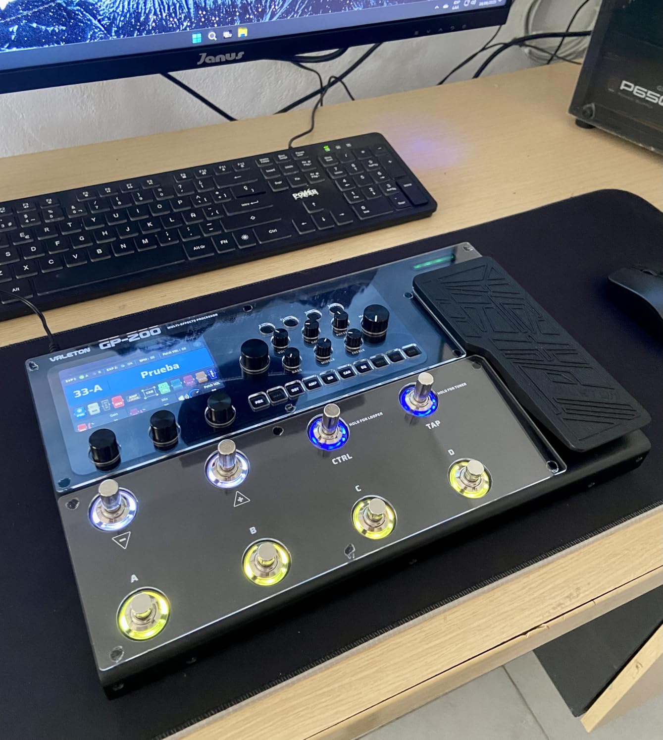 Valeton GP-200 Multi-Effects Guitar & Bass Processor Pedal with Amp Modeling, IR Loader, Expression Pedal, USB Audio Interface, Looper, Drum Machine customer photo 1