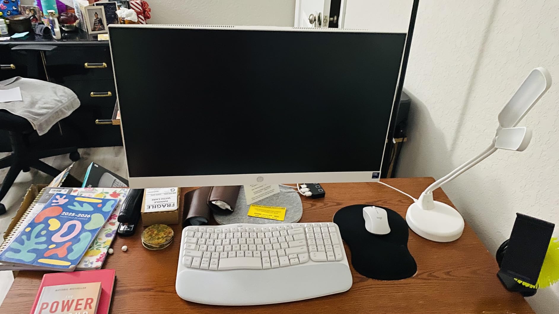 Logitech Wave Keys Wireless Ergonomic Keyboard with Cushioned Palm Rest, Comfortable Natural Typing, Easy-Switch, Bluetooth, Logi Bolt Receiver, for Multi-OS, Windows/Mac - Graphite customer photo 2