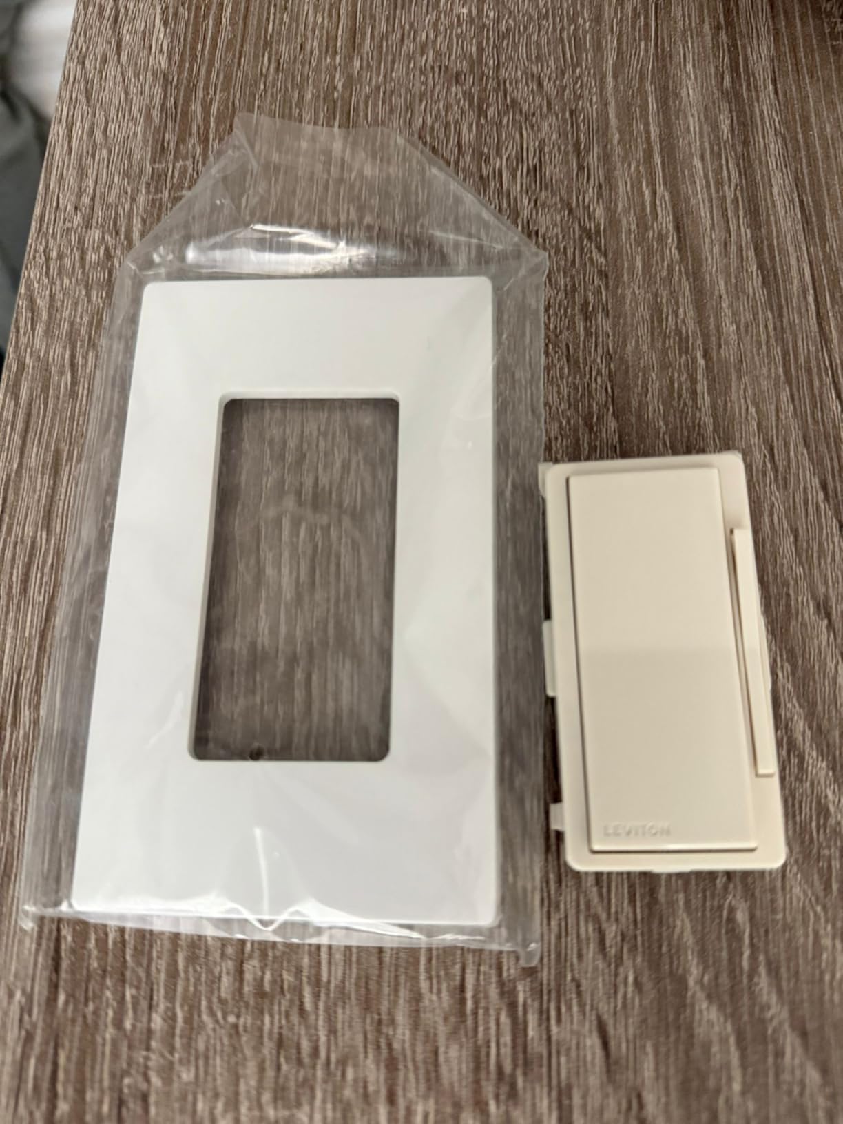 Leviton Decora Smart Dimmer Switch, Wi-Fi 2nd Gen, Neutral Wire Required, Works with Matter, My Leviton, Alexa, Google Assistant, Apple Home/Siri & Wired or Wire-Free 3-Way, D26HD-1RW, White customer photo 2