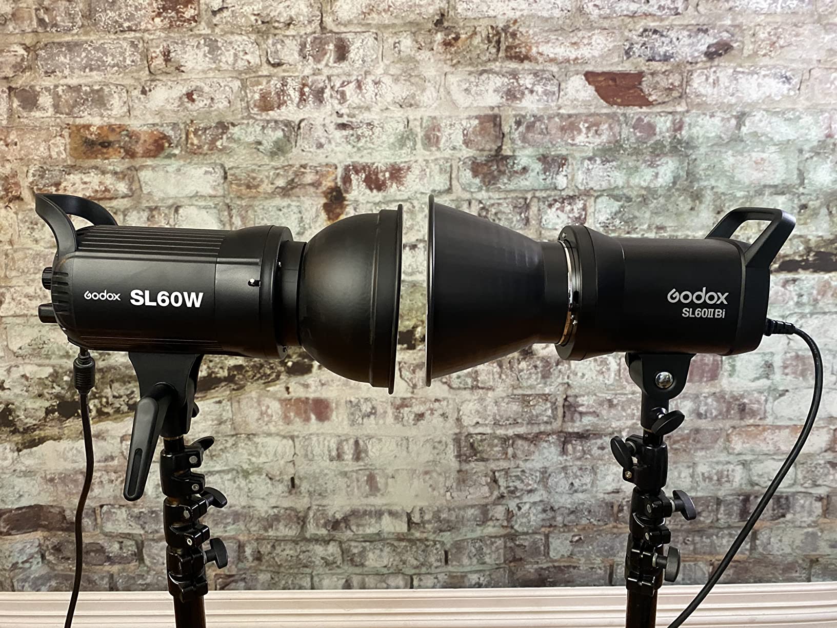 Godox SL60IIBi Bi-Color LED Video Light 75W, 2800K-6500K, CRI96+ TLCI97+, 25100Lux@1m, Bowens Mount LED Continuous Output Light w/11 FX Effects, APP/2.4G Wireless Control, Dimmiable Brightness customer photo 2