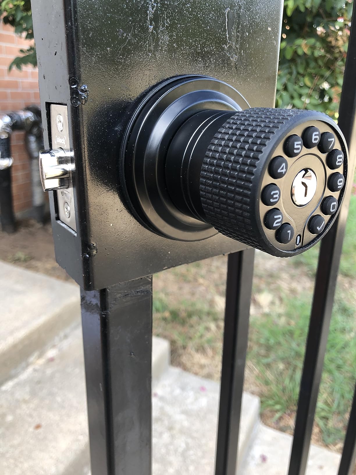 Double Sided Keypad Door Knob with Dual Cylinders and Key Alike, iuknob Keyless Entry Smart Door Lock for Entrance, Fence, Gate, Swimming Pool, Waterproof and Weatherproof for Outdoor and Interior Door customer photo 2