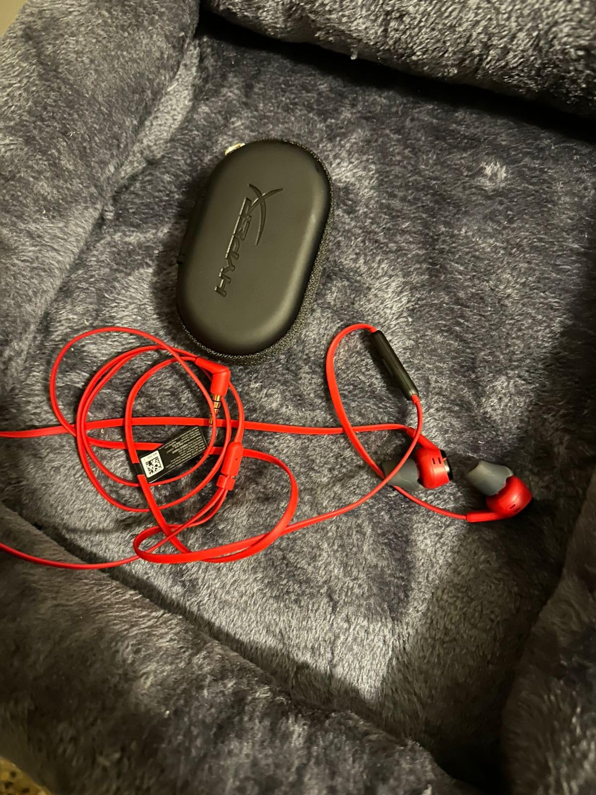 HyperX Cloud Earbuds II - 14mm Drivers, Four Eartips, Hard-Shell Carrying Case, Low-Profile 90° Plug, 3.5mm, Built-in Microphone customer photo 1