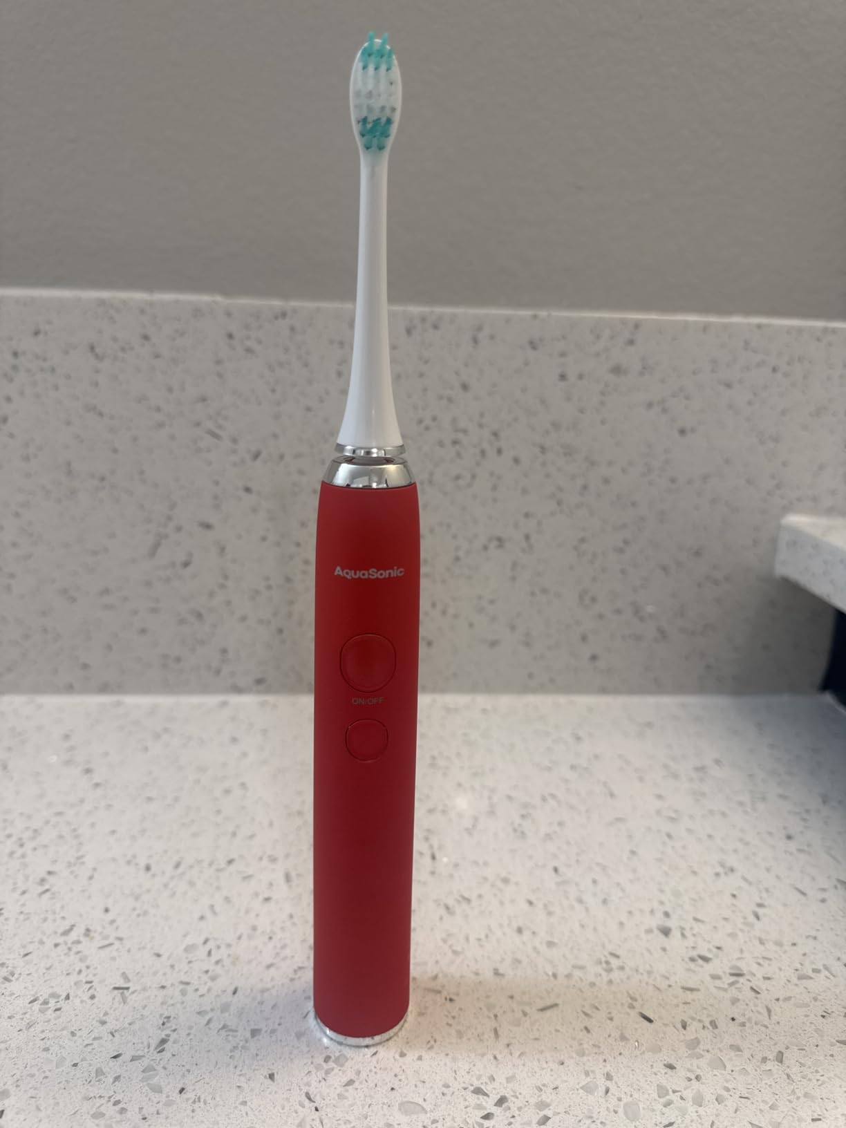 Aquasonic Vibe Series Ultra-Whitening Toothbrush - ADA Accepted Electric Toothbrush with 8 Brush Heads & Travel Case - 40,000 VPM Motor & Wireless Charging customer photo 2
