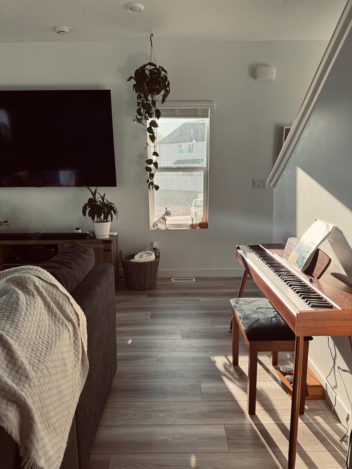 Donner DDP-80 PLUS Digital Piano 88 Key Weighted Keyboard, Home Electric Piano, Supports USB-MIDI & Headphones Connection, Semi-open Cover Designed, with Metal Three Pedal, Power Adapter customer photo 1