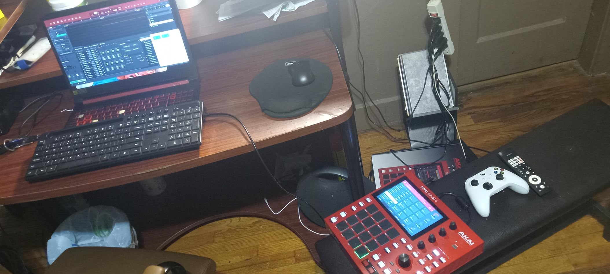 Akai Professional MPC One+ Standalone Drum Machine, Beat Maker and MIDI Controller customer photo 1