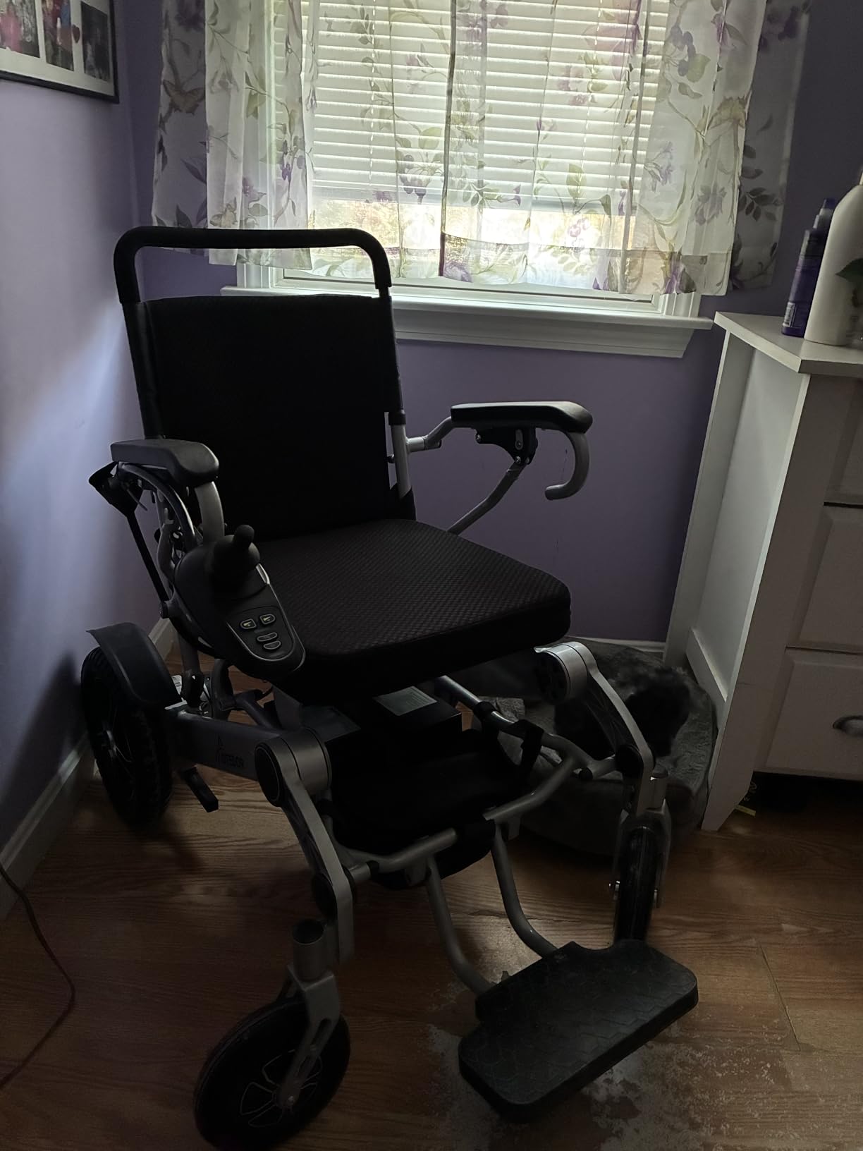 Aotedor 30 Miles Long Travel Range, Electric Wheelchair for Adults Power Wheelchairs Lightweight Foldable All Terrain Motorized Wheelchair for Seniors Compact Portable Airline Approved customer photo 1