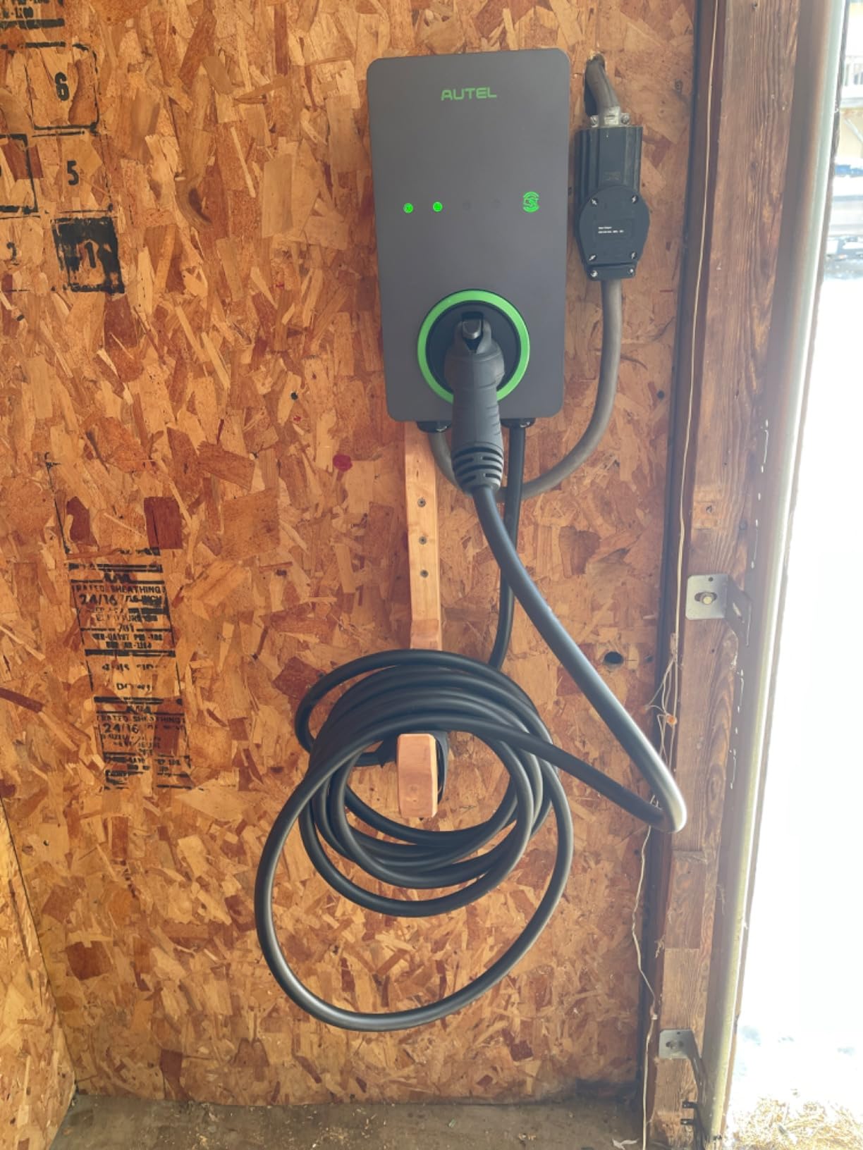 Autel Home Smart Electric Vehicle (EV) Charger up to 50Amp, 240V, Indoor/Outdoor Car Charging Station with Level 2, Wi-Fi and Bluetooth Enabled EVSE, Hardwired, 25-Foot Cable, Sierra Blue customer photo 2