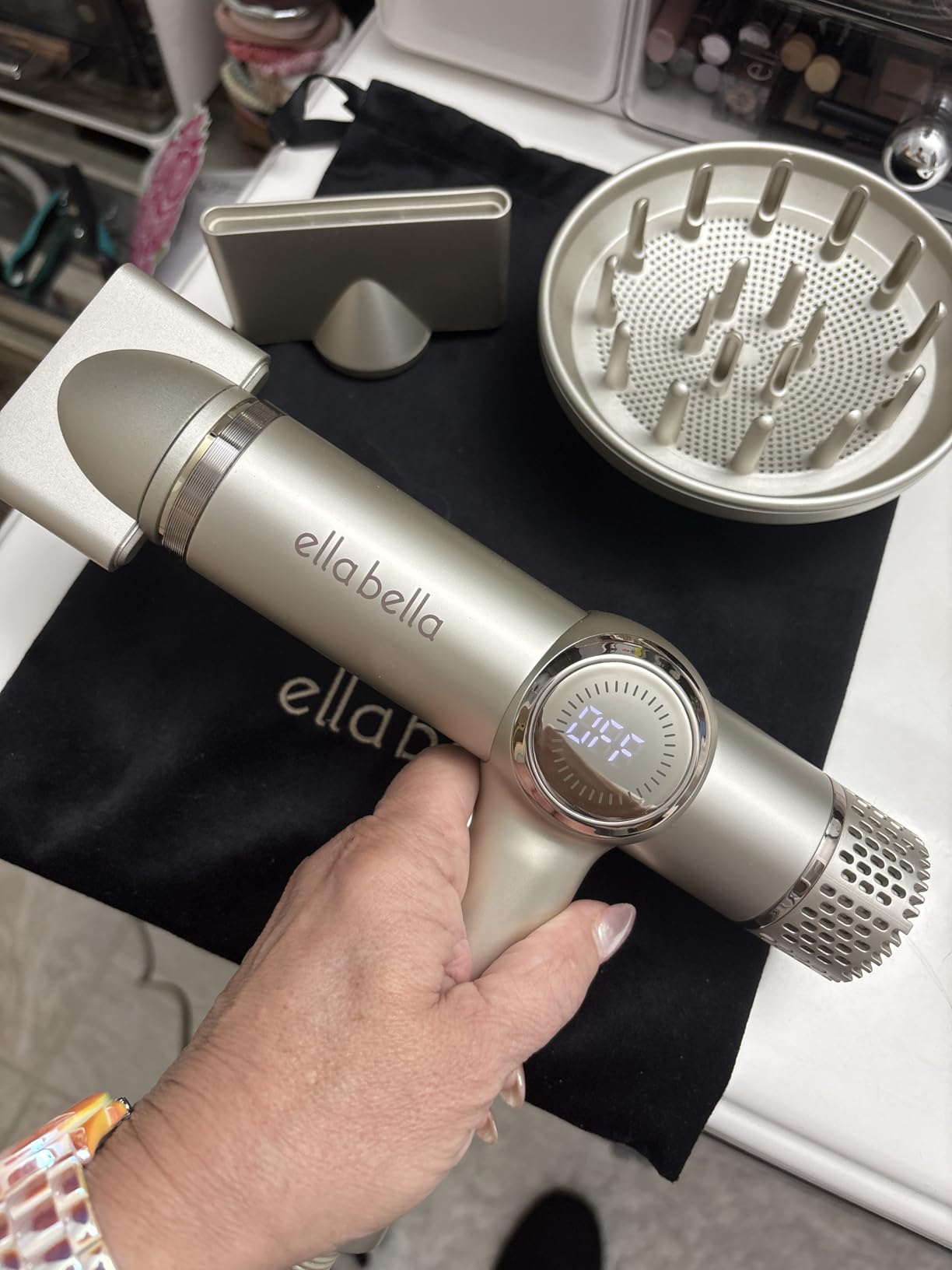 ELLA BELLA Professional Ionic Hair Dryer with Diffuser - Negative Ion Blow Dryer - Suitable All Hair Types - Intelligent Heat Control & Rapid Drying Speeds - Lightweight Design - Low Noise Technology customer photo 2