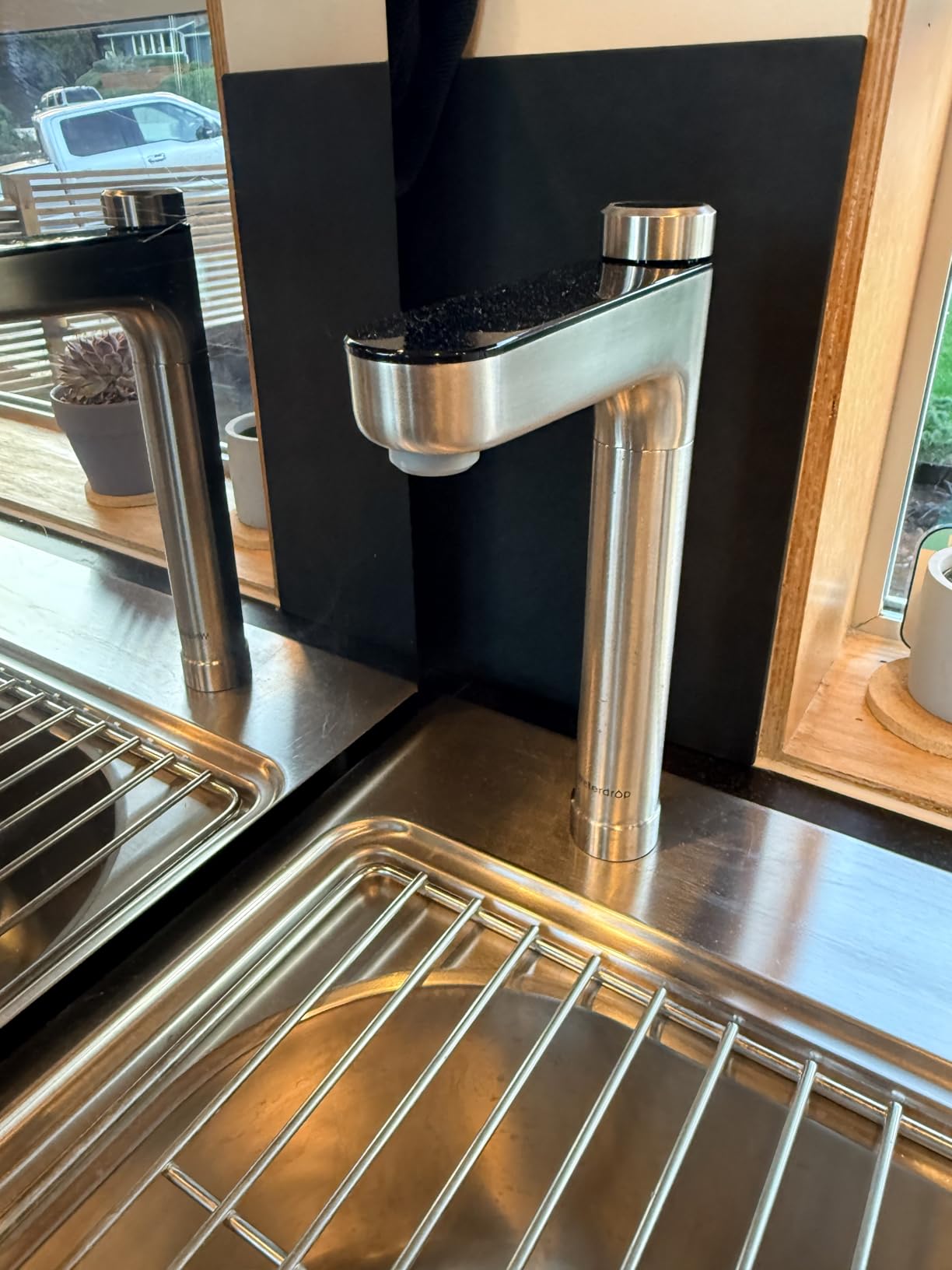 Waterdrop X12 Alkaline Mineral Reverse Osmosis System, NSF/ANSI 42&58&372 Certified, 1200 GPD, 11-Stage Filtration Tankless RO, 3:1 Pure to Drain, UnderSink, Smart Stainless Steel Faucet, BPA Free customer photo 1