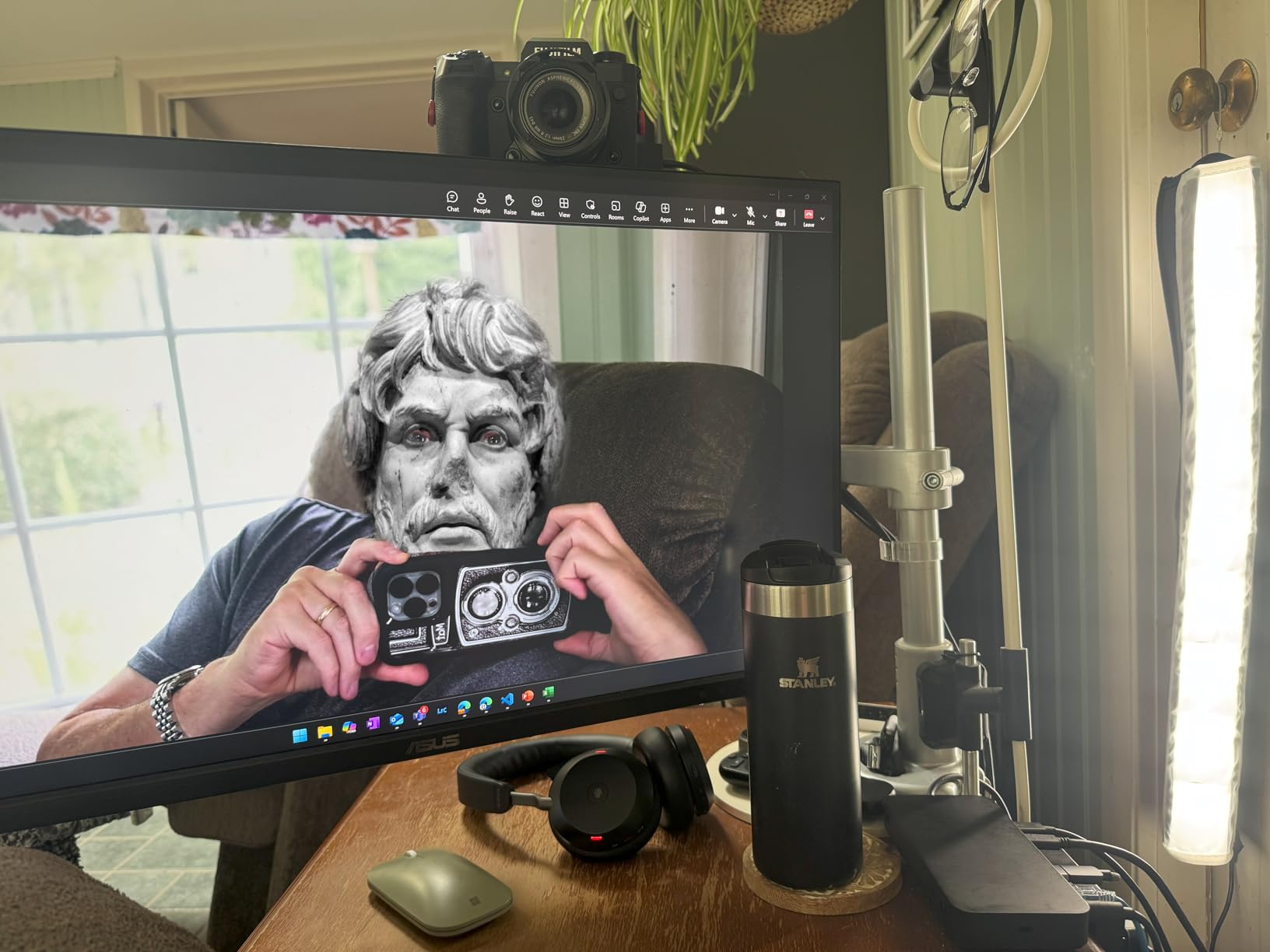 NEEWER TL60 RGB Tube Light, 20W Full Color LED Video Wand, APP/2.4G/DMX Control, 7 Pixel Effects 2500-10000K CRI97+ customer photo 1