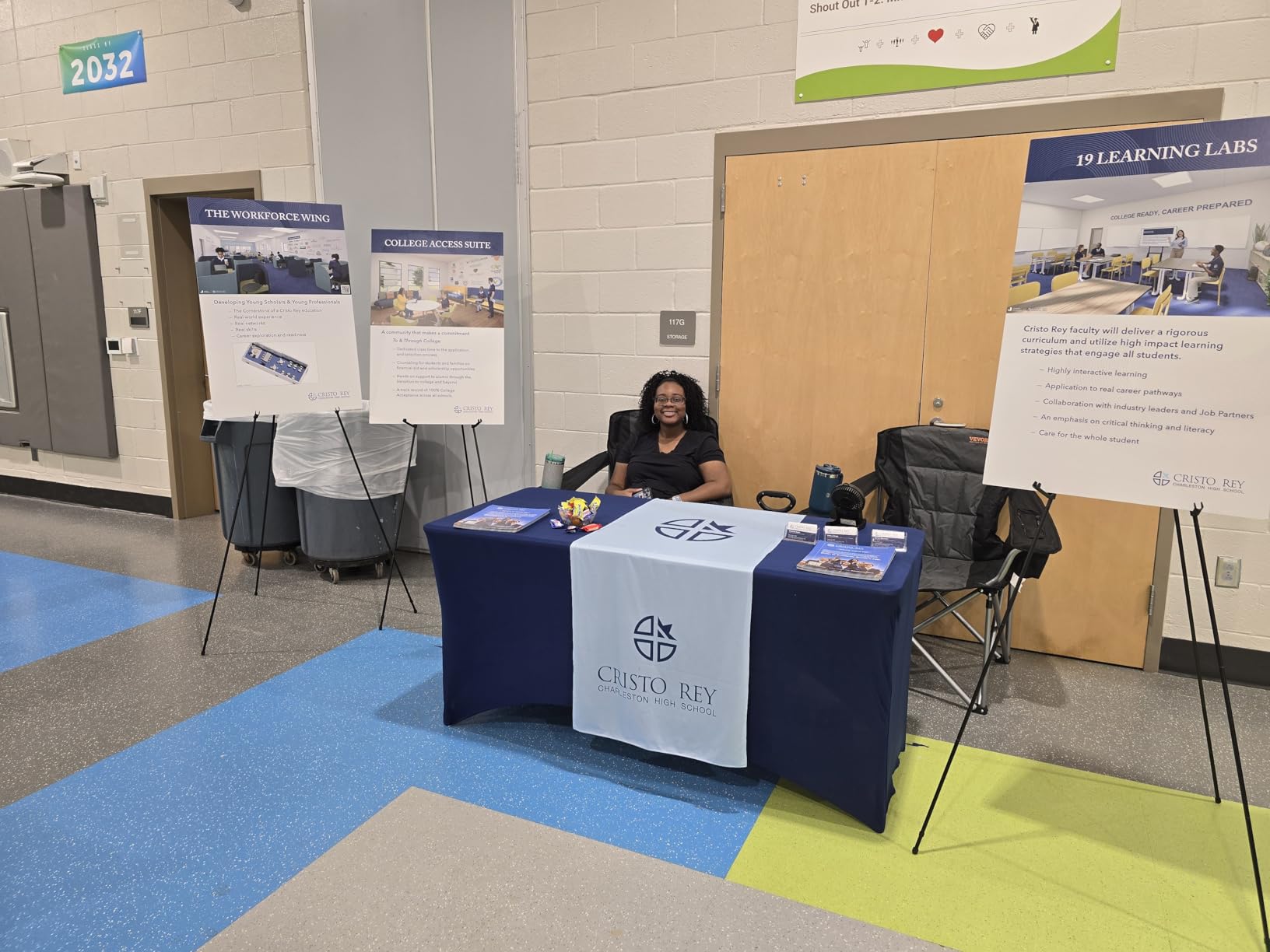 VEVOR Oversized Camping Folding Chair, Portable Heavy Duty Outdoor Quad Lumbar Back Padded with Side Pockets, Cup Holder and Cooler Bag for Beach, Lawn, Picnic, Fishing, Backpacking, Black customer photo 1