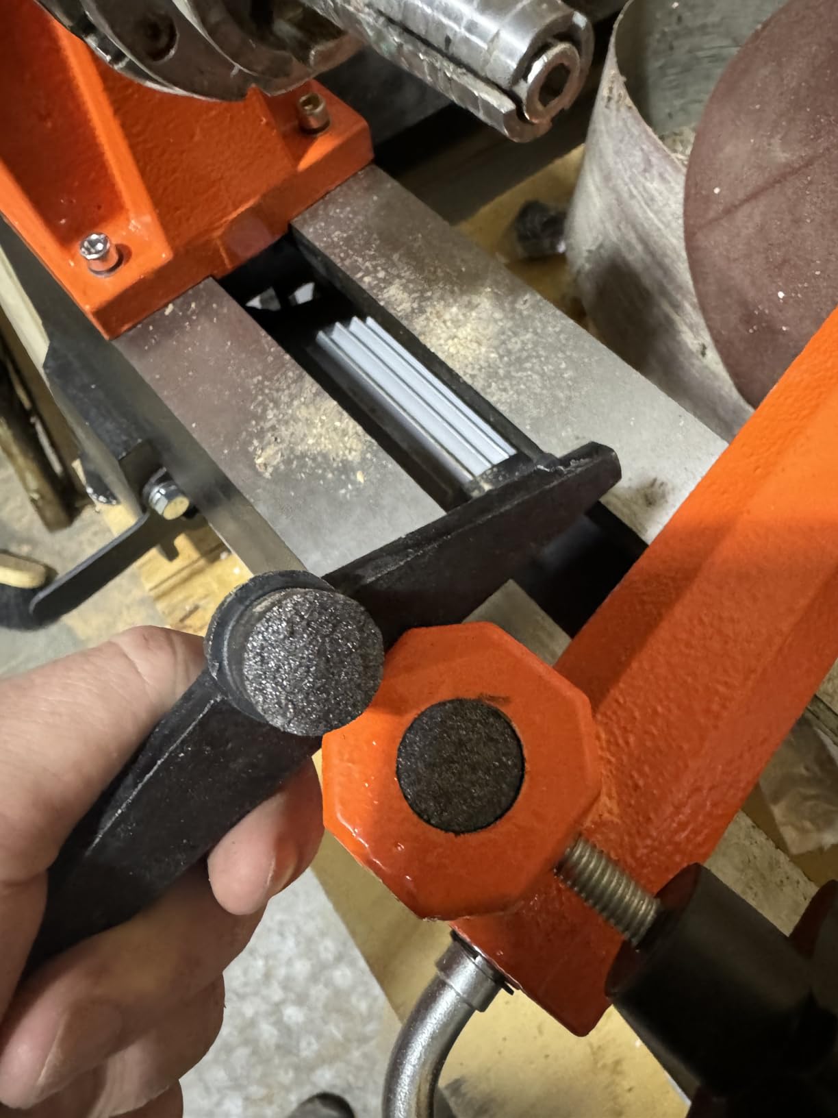 VEVOR Benchtop Wood Lathe, 10 in x 18 in, 0.5 HP 370W Power Wood Turning Lathe customer photo 2