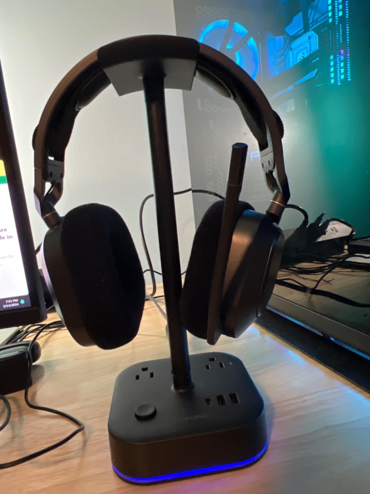 TROND Headphone Stand with USB C, Desk Gaming Headset Holder with 3 AC Outlets, 2 USB-A and 1 USB-C, Headset Stand with 5 RGB Light Modes customer photo 2