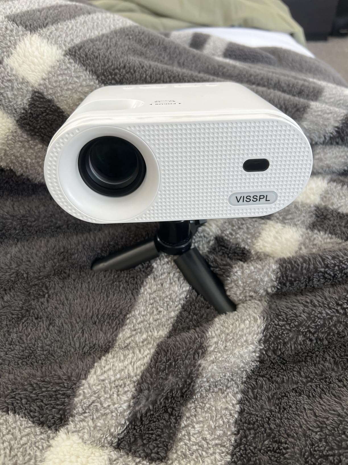 Mini Projector, VISSPL Full HD 1080P Video Projector, Portable Outdoor Projector with Tripod, Kids Gift, Home Theater Movie Phone Projector Compatible with Android/iOS/Windows/TV Stick/HDMI/USB customer photo 2