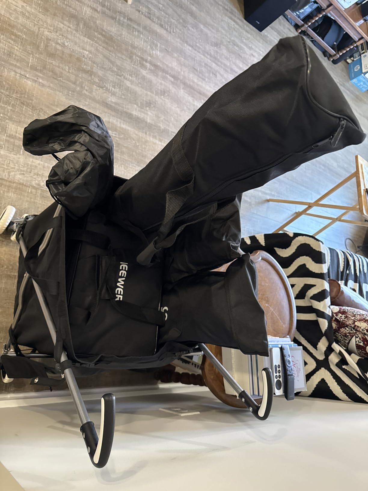 NEEWER FS150B LED Video Light 2.4G/APP Control, 130W Bi Color COB Silent Photography Continuous Output Lighting with 4 Types Precise Dimming, 72000lux/1m, 2700K-6500K, CRI 97+, 12 Effects, Bowens Mount customer photo 1