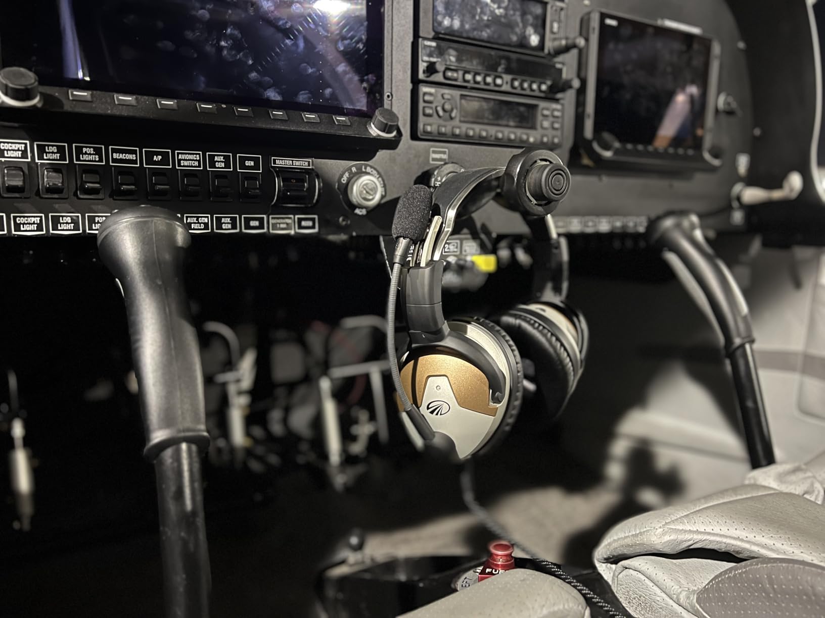 LIGHTSPEED Delta Zulu ANR Aviation Headset - Premium Noise Canceling Bluetooth Headset for Pilots with Built-in Carbon Monoxide Monitoring and Personalized EQ (GA Dual Plugs) customer photo 2