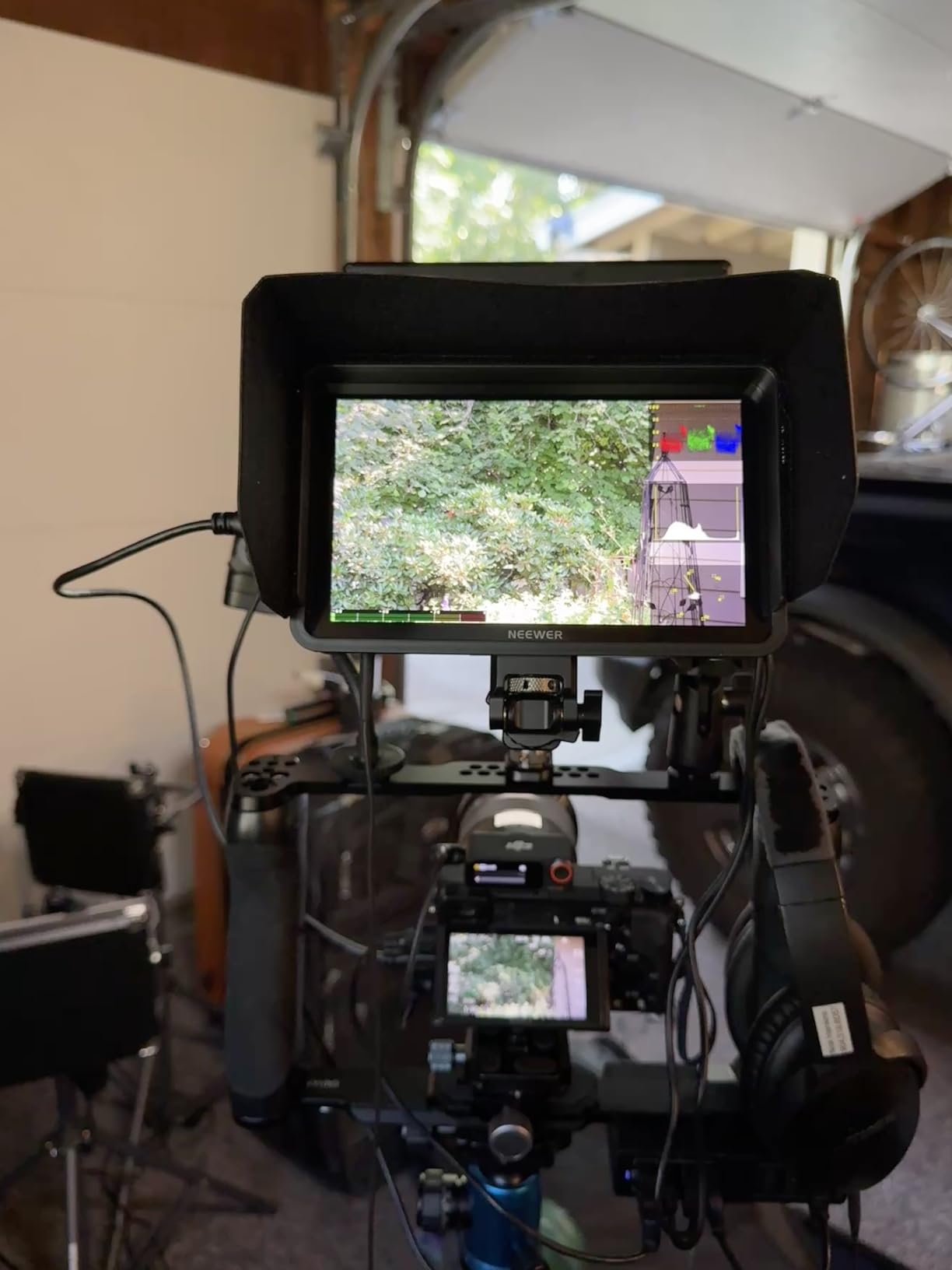 NEEWER Universal Camera Cage & Top Handle with 3/8 ARRI Locating Pins Kit customer photo 1