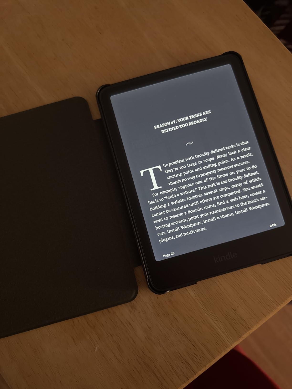 Kindle Paperwhite Signature Edition 32GB (newest model) - 20% faster with auto-adjusting front light, wireless charging, and weeks of battery life - Metallic Jade customer photo 1