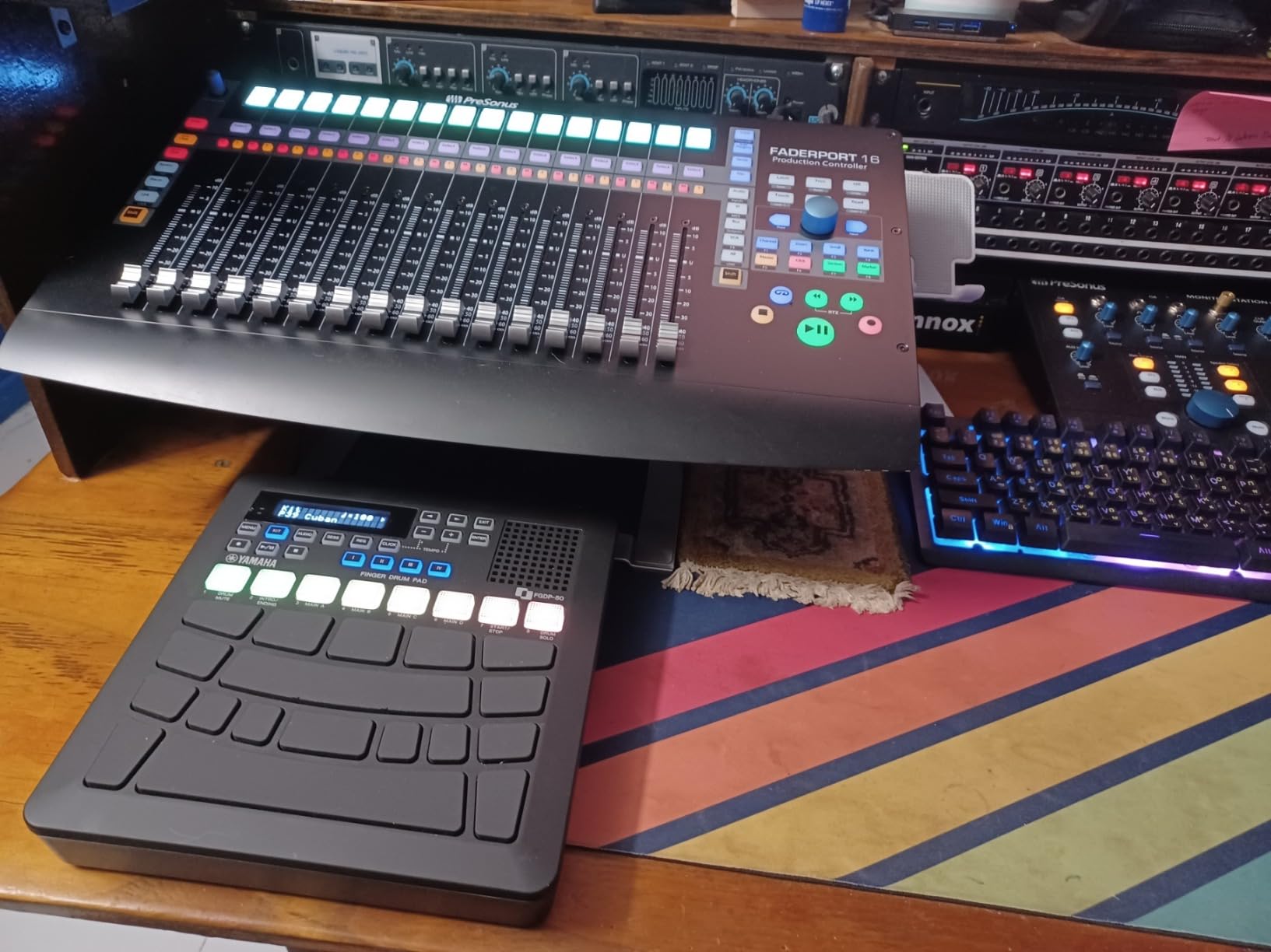 Yamaha Finger Drum Pad - Portable Electronic Drum Pad with Built-In Sounds, Speaker, USB MIDI, and Battery Power for On-the-Go Music Making FGDP-50 customer photo 1