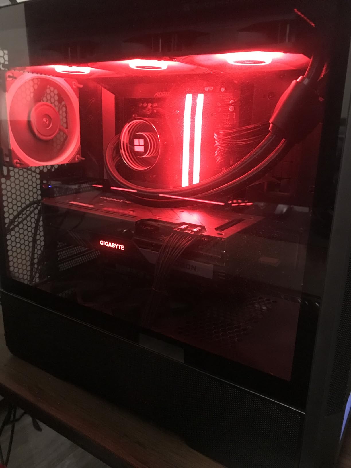 GIGABYTE Radeon RX 7700 XT Gaming OC 12G Graphics Card, 3X WINDFORCE Fans 12GB 192-bit GDDR6, GV-R77XTGAMING OC-12GD Video Card customer photo 2