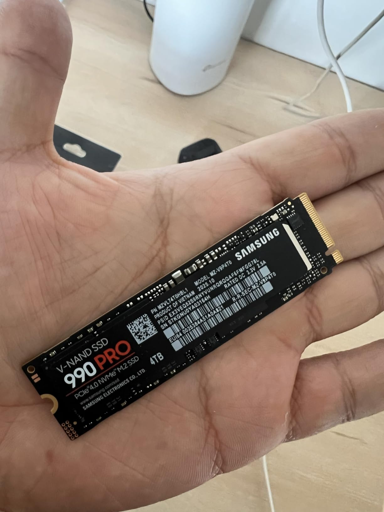 Samsung 990 PRO SSD 4TB PCIe 4.0 M.2 2280 Internal Solid State Hard Drive, Seq. Read Speeds Up to 7,450 MB/s for High End Computing, Gaming, and Heavy Duty Workstations, MZ-V9P4T0B/AM customer photo 1