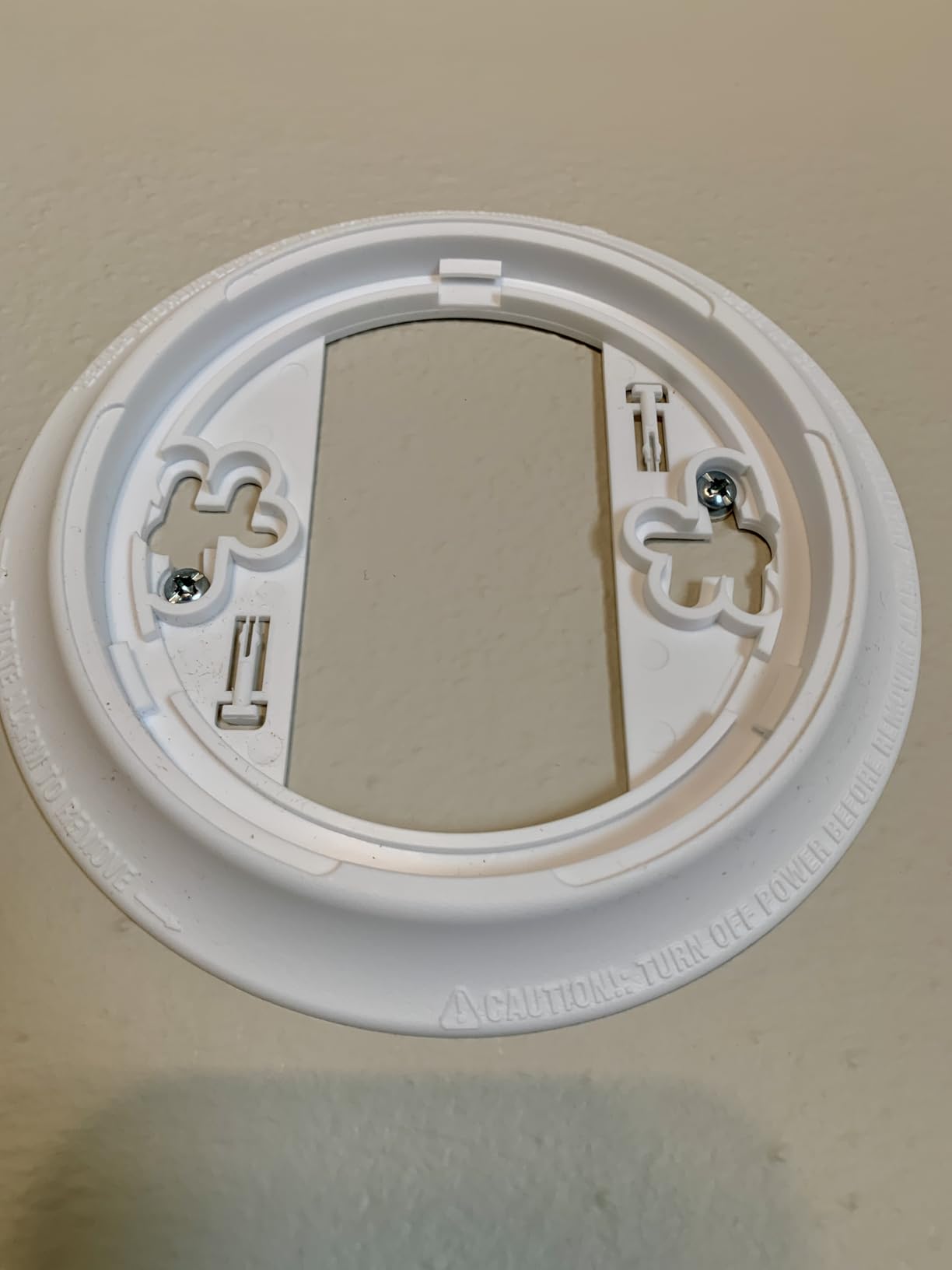 First Alert Smoke Alarm, Battery-Operated Detector with Test & Silence Button, SMI100, 1-Pack customer photo 1