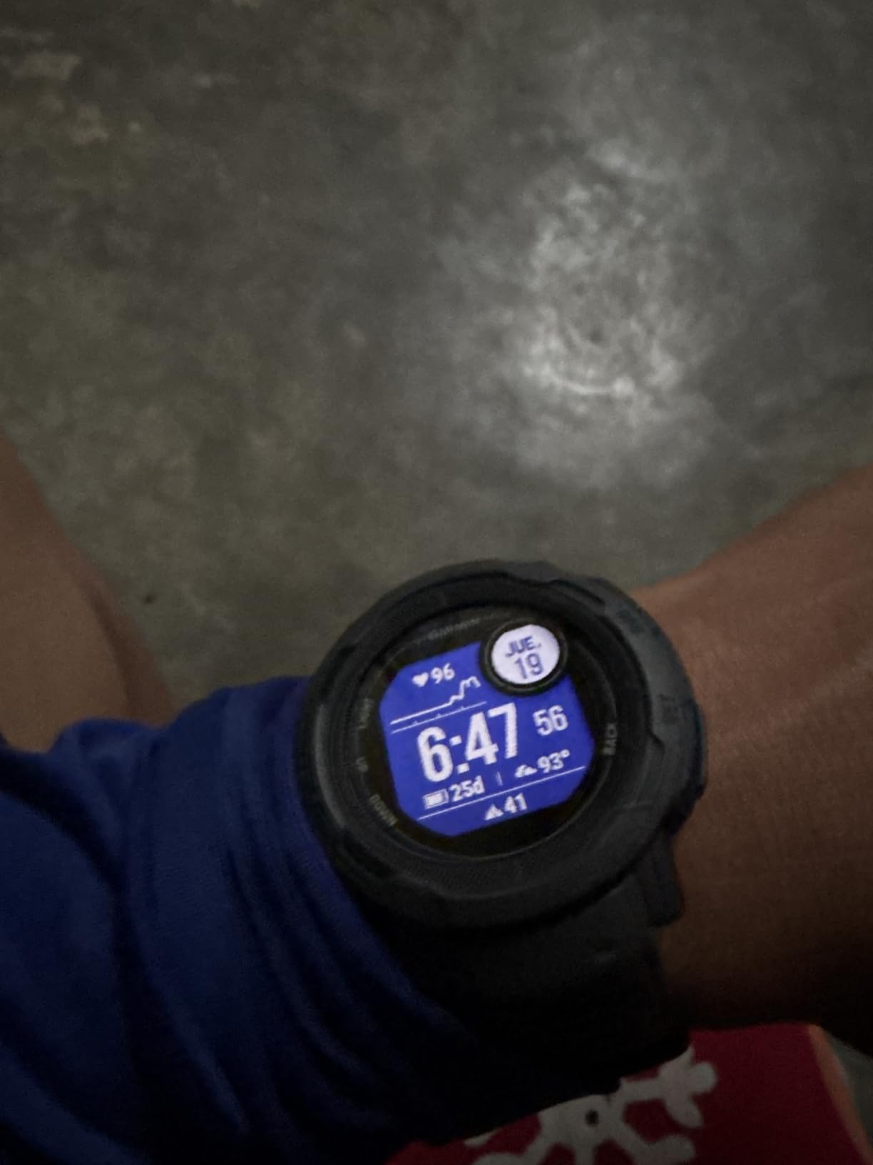 Garmin 010-02626-10 Instinct 2, Rugged Outdoor Watch with GPS, Built for All Elements, Multi-GNSS Support, Tracback Routing and More, Graphite (Renewed) customer photo 1