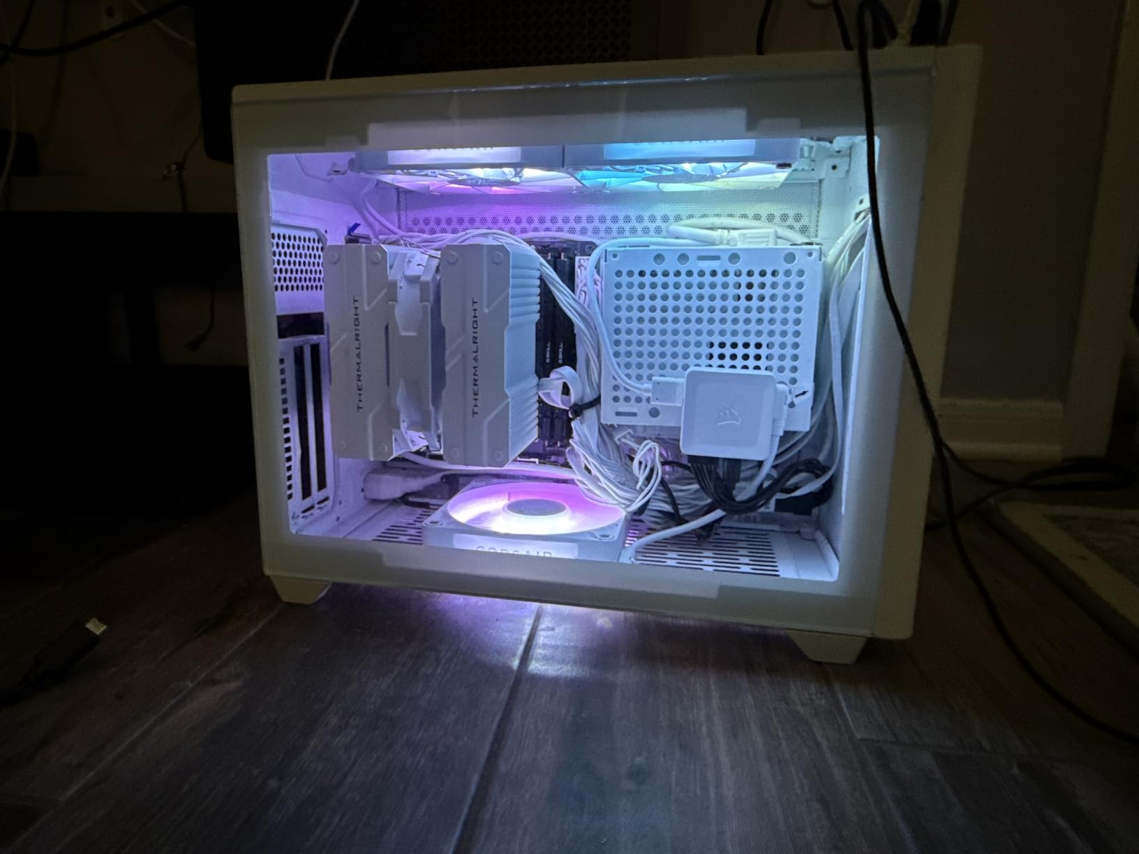 ASRock B650I Lightning WiFi AMD AM5 Mini-ITX Motherboard, Supports AMD Ryzen 9000/8000/7000 Series Processors, DDR5 7200+ (OC), PCIe 5.0 M.2, 2.5G LAN, WiFi 6E, 8+2+1 Power Phase customer photo 1