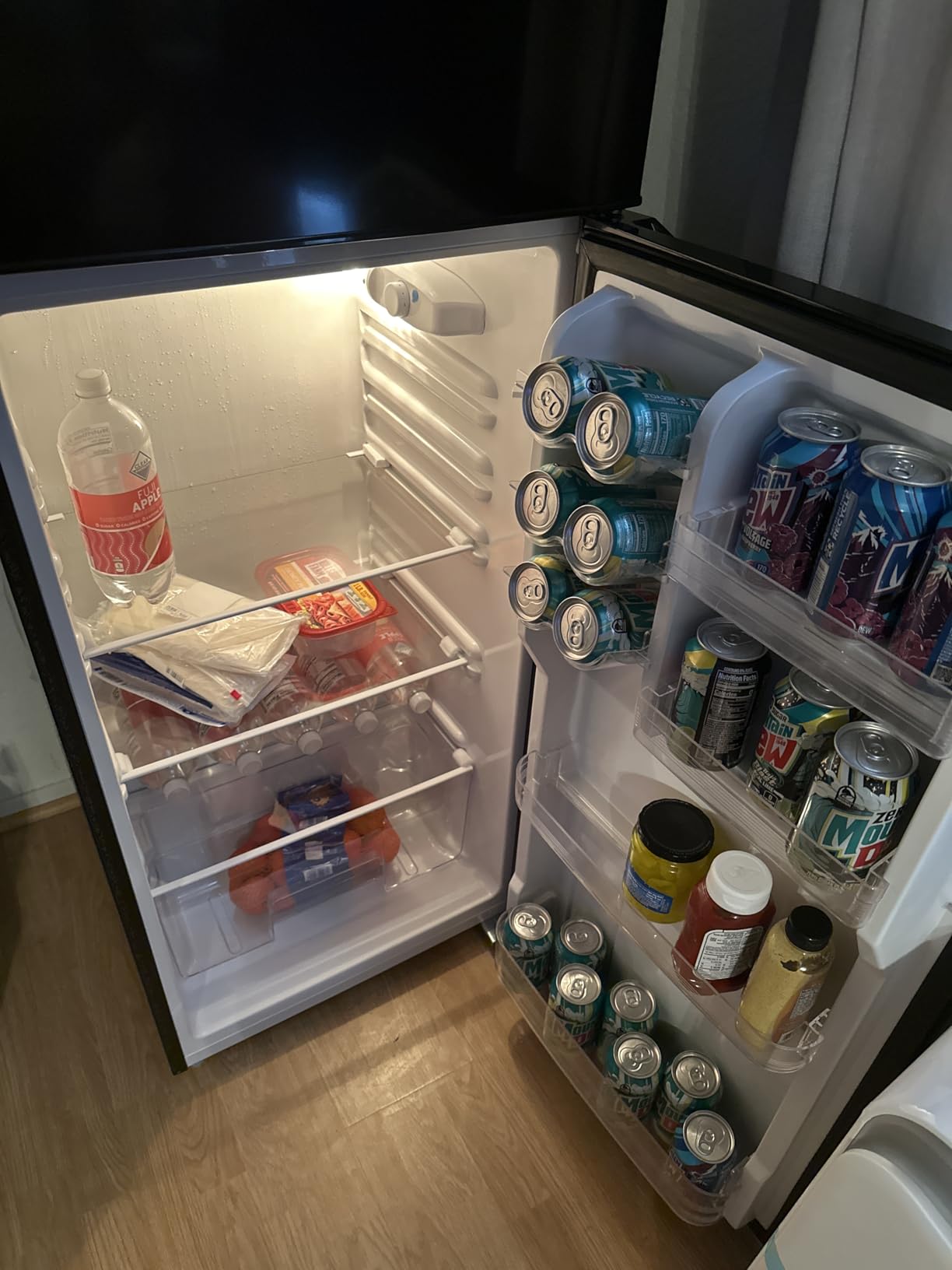 Upstreman 7.7 Cu.Ft. Refrigerator with Freezer Double Door Fridge, 5 Adjustable Thermostat, Reversible Door Swing, BD75 customer photo 1