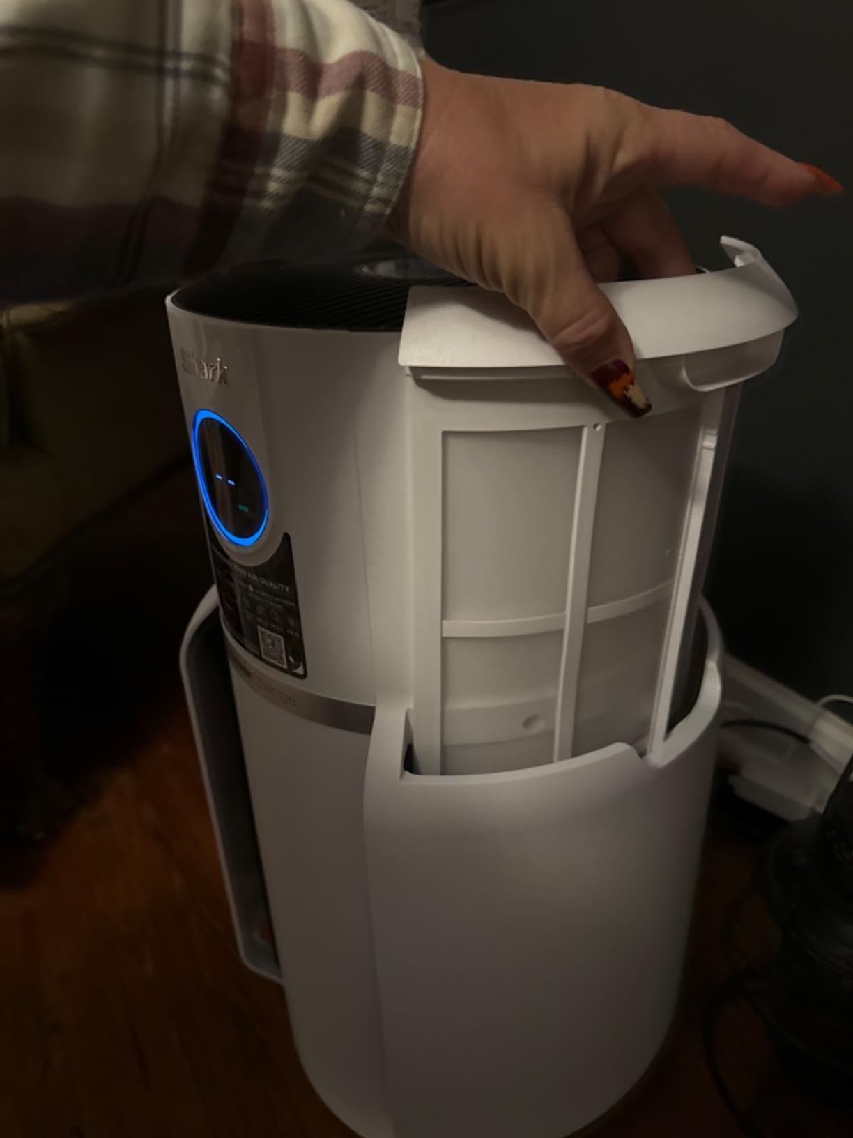 Shark Air Purifier for Home, NeverChange, for Large Room, HEPA-Exceeding Filter, Captures Pollutants, Pet Dander, Dust, Odor, Smoke, Odor Neutralizer, HP152, Charcoal customer photo 2
