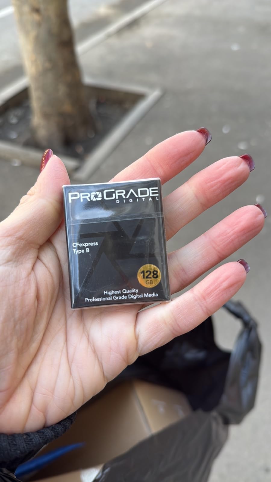 Lexar Professional CFexpress 4.0 Type B Memory Card 512GB Gold Series customer photo 1