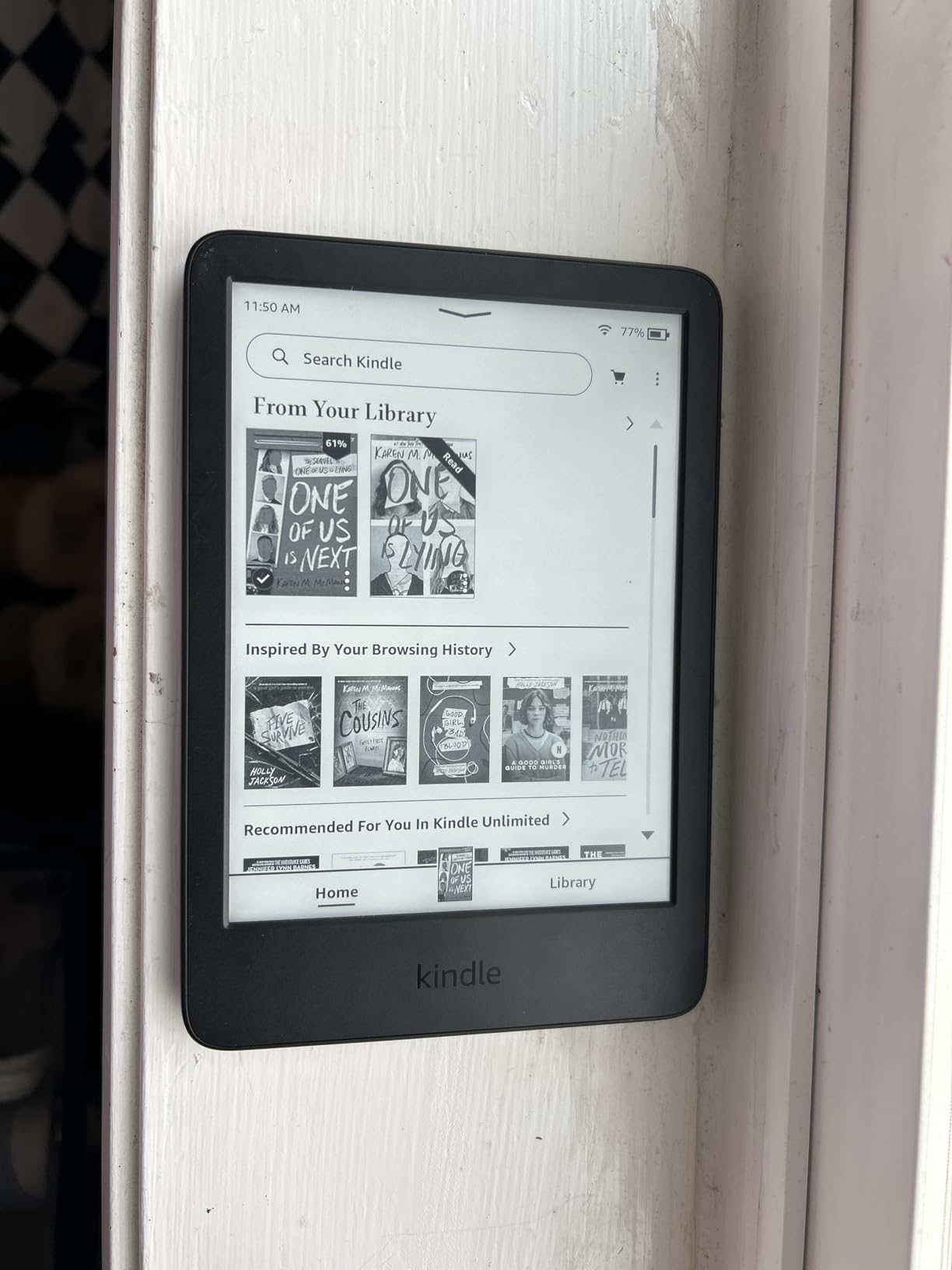 Like-New Amazon Kindle 16 GB (newest model) - Lightest and most compact Kindle, now with faster page turns, and higher contrast ratio, for an enhanced reading experience - Black customer photo 1