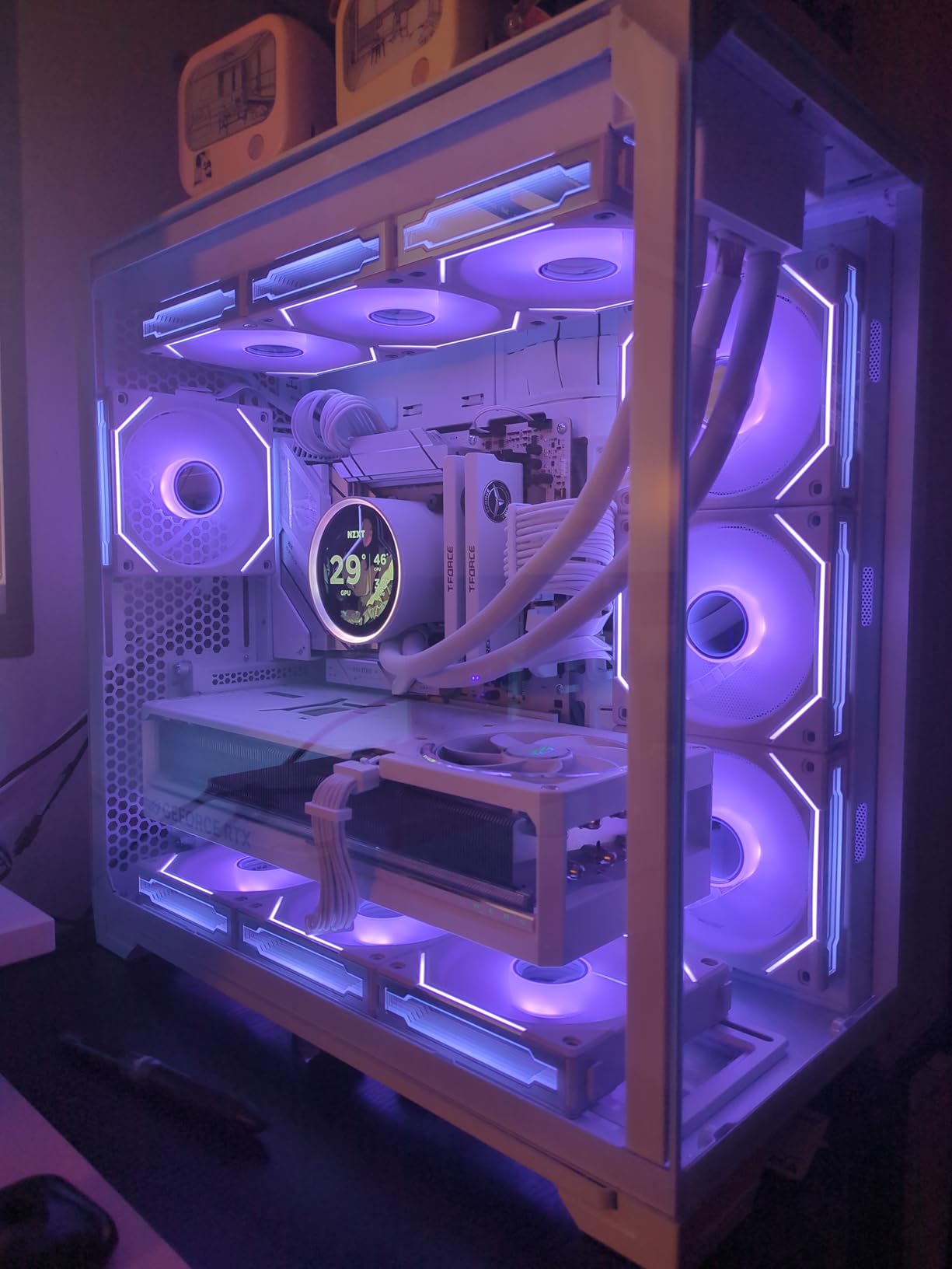 Lian Li O11 Vision Triple Tempered Glass Dual-Chamber ATX Mid Tower Case customer photo 2